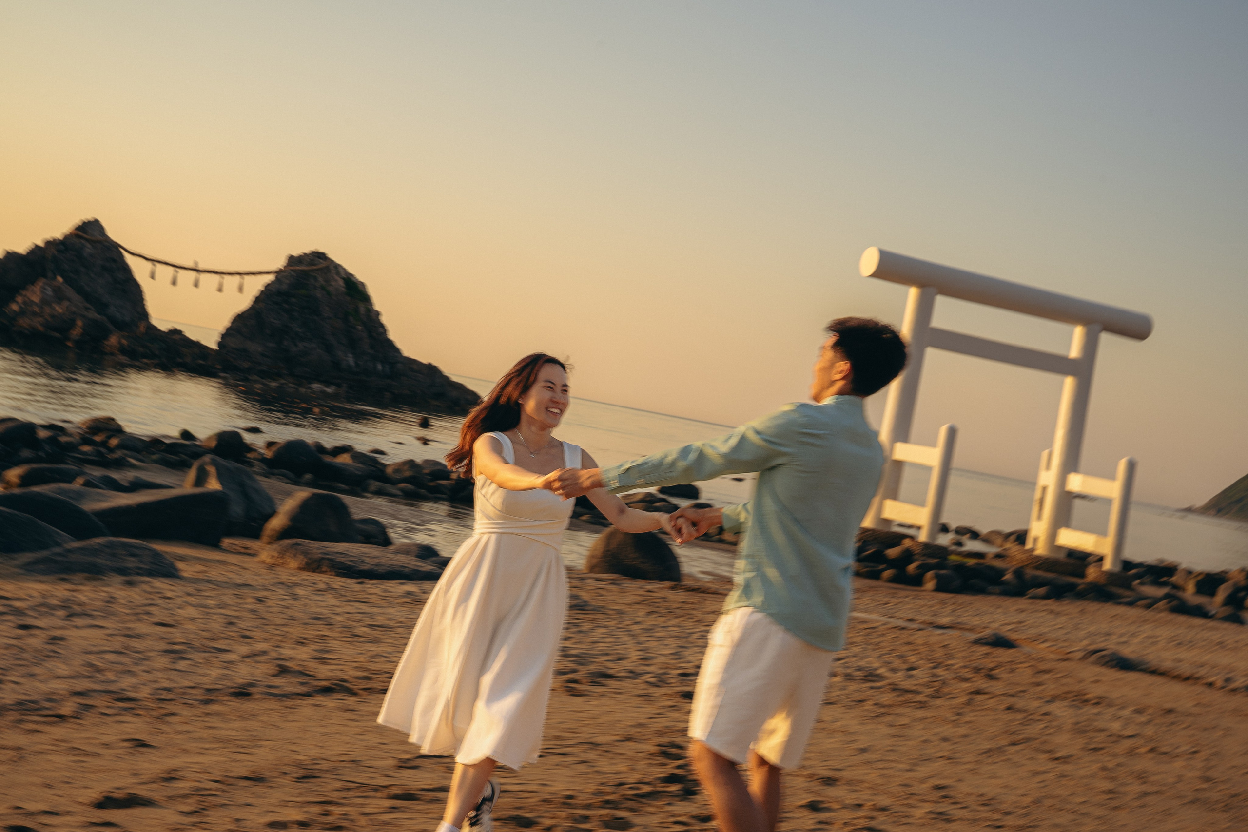 Fukuoka Couple Photoshoot: Roses, Totoro Forest & Sunset Love Story