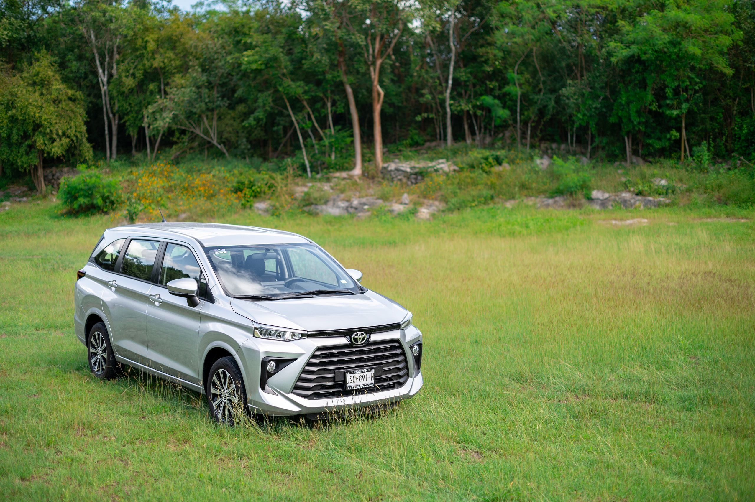 Automotive Photography of Toyota Avanza in Playa del Carmen. PHOTOGRAPHER QUINTANA ROO