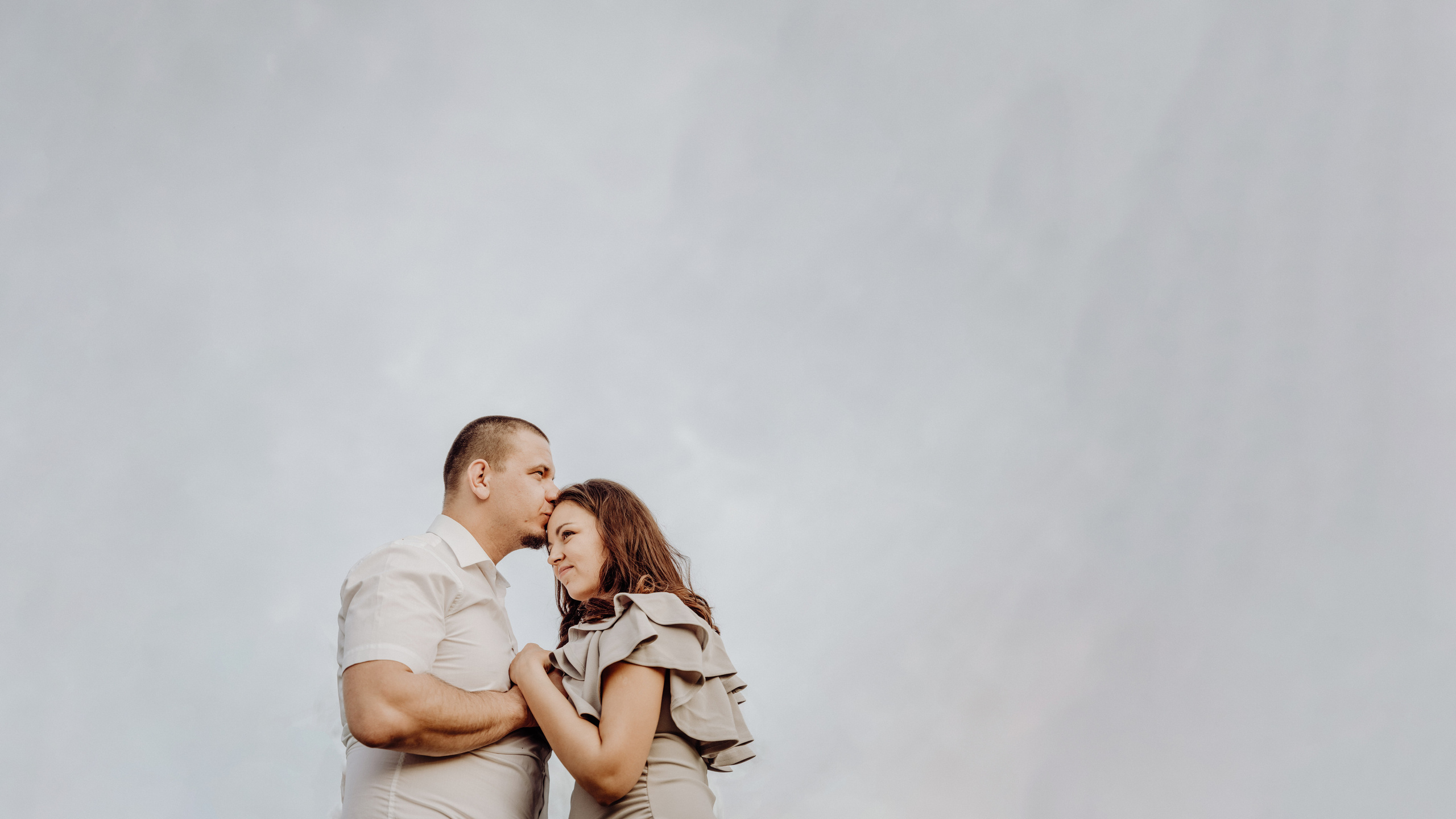 Foceni tehotenstvi. Rodinna fotografka Plzen Anita Dergachova