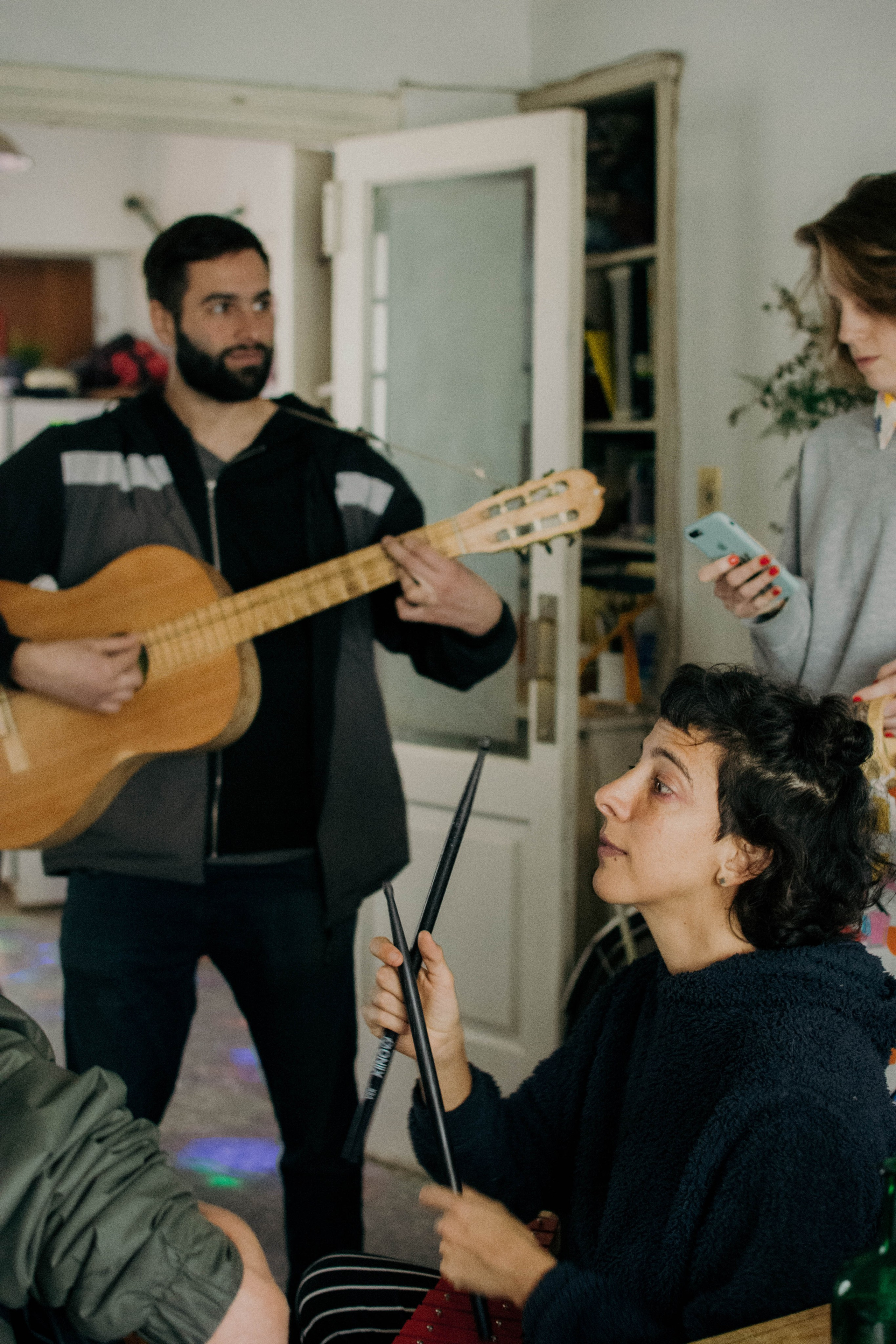 Visiting Argentinians. Photographer @elmirkami in the city of Buenos Aires