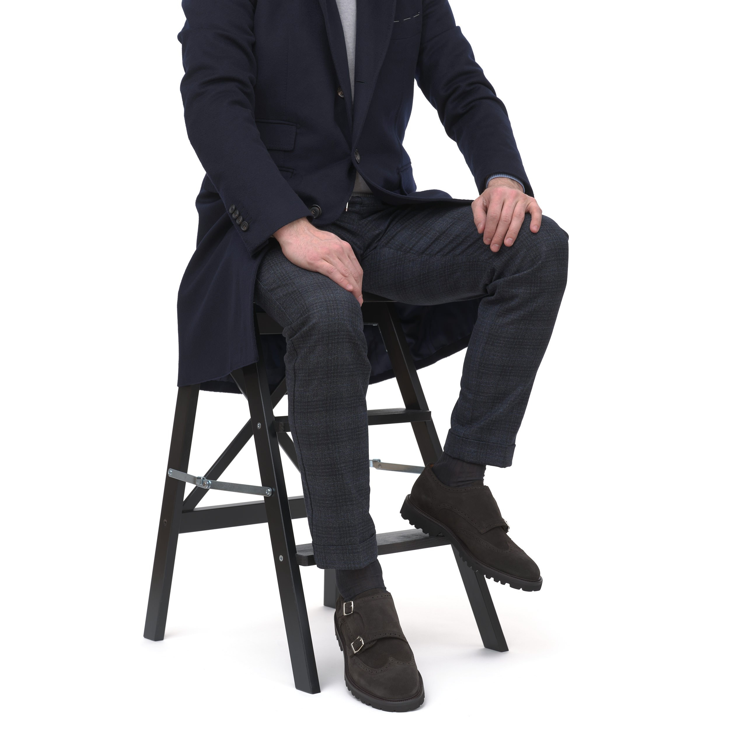 Fotoshooting im Studio mit Model – Modefotografie für Marken | Sartale Studio Wien. Studio Sartale