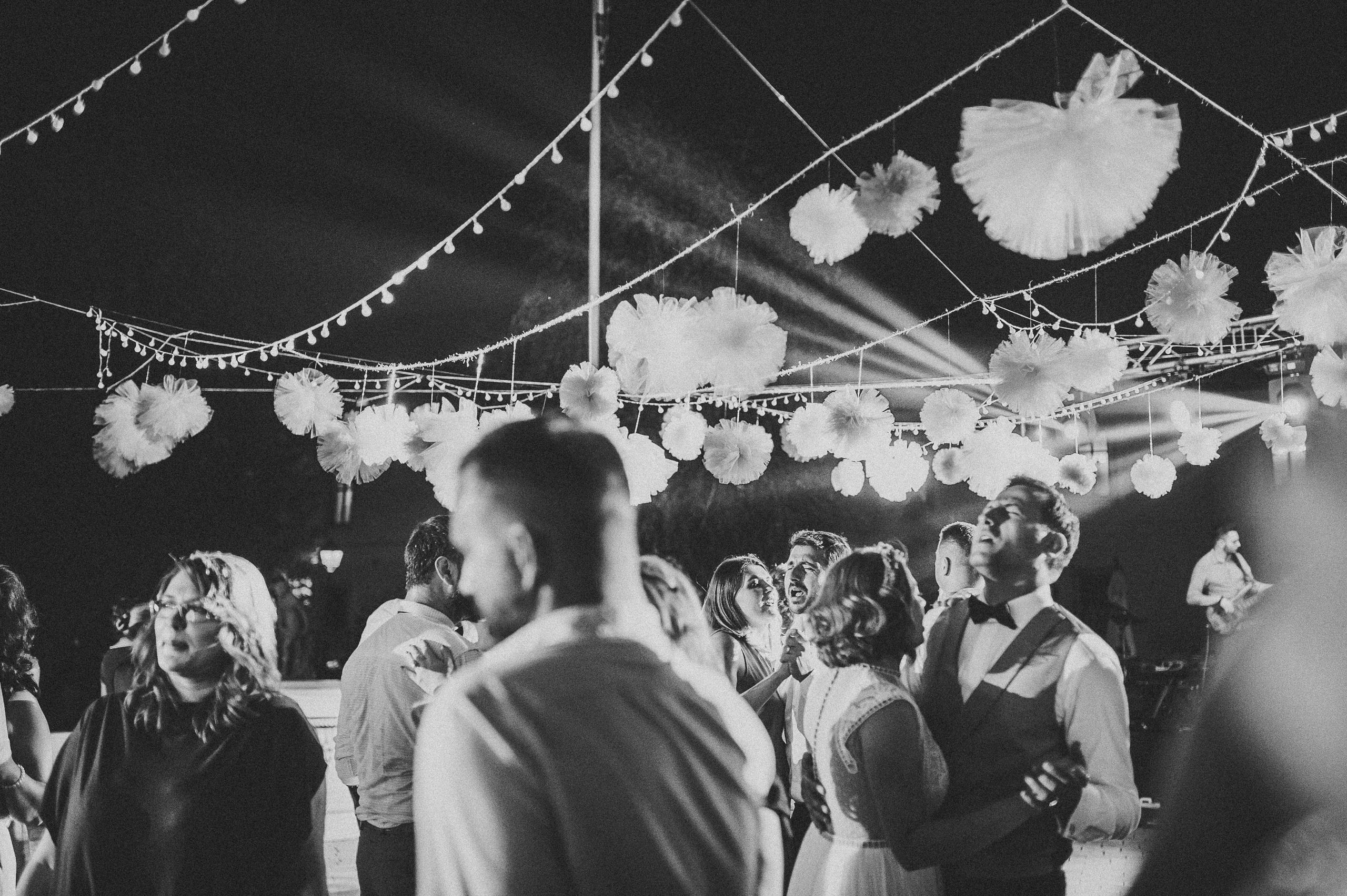 Alina și Ionuț | Fotografii Alb-Negru în Alba Iulia | Alex Vasilie. Alex Vasilie | Fotograf de Nuntă, Botez și Portret | Cluj-Napoca