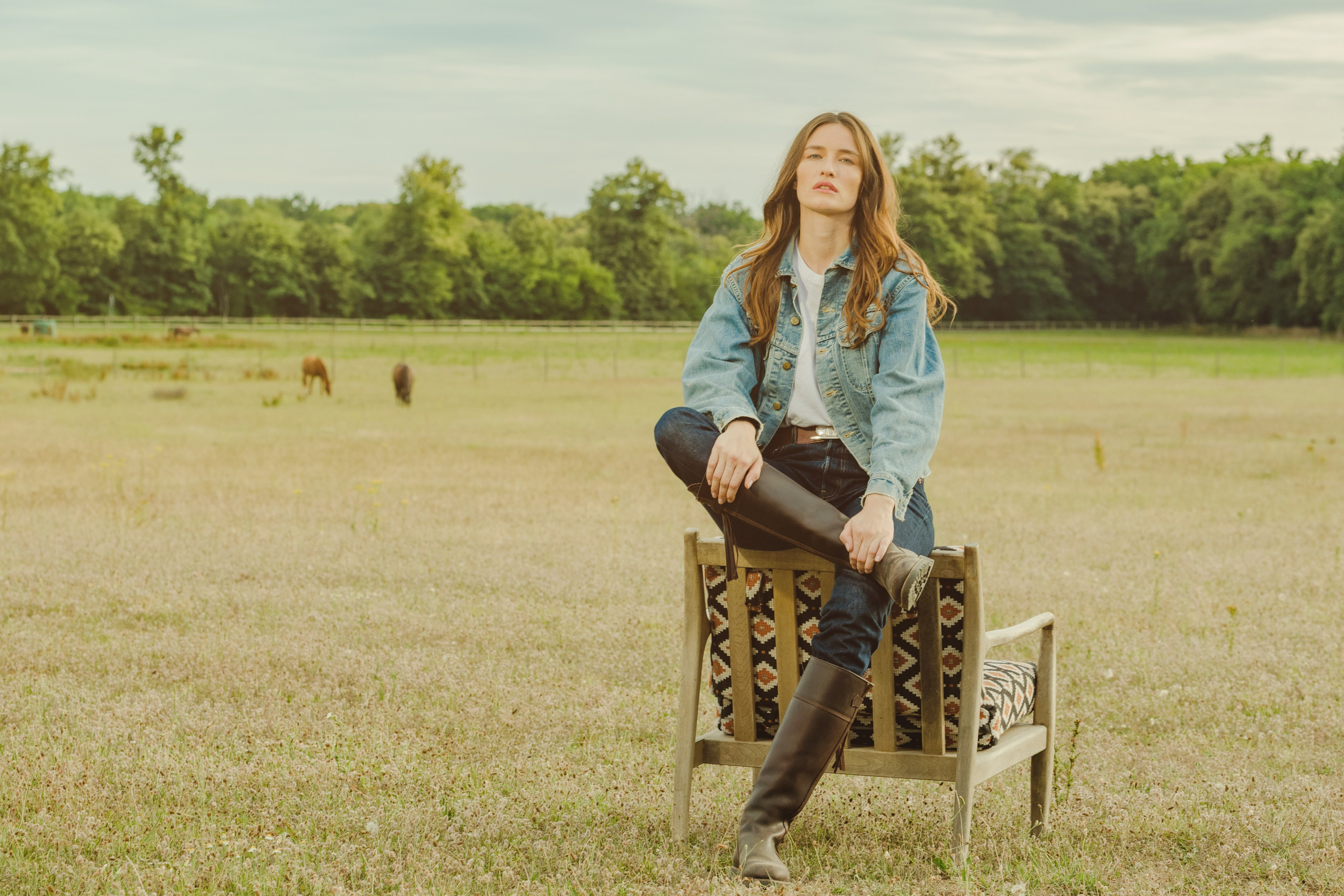 Cowgirl Spirit: An Equestrian Portrait Session in Chantilly