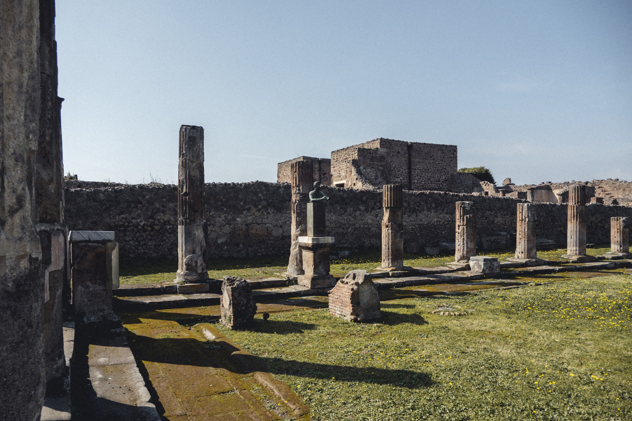 Pompeii. Photographe sur Cote d’Azur. Portraits de familles, couples, enfants, événements