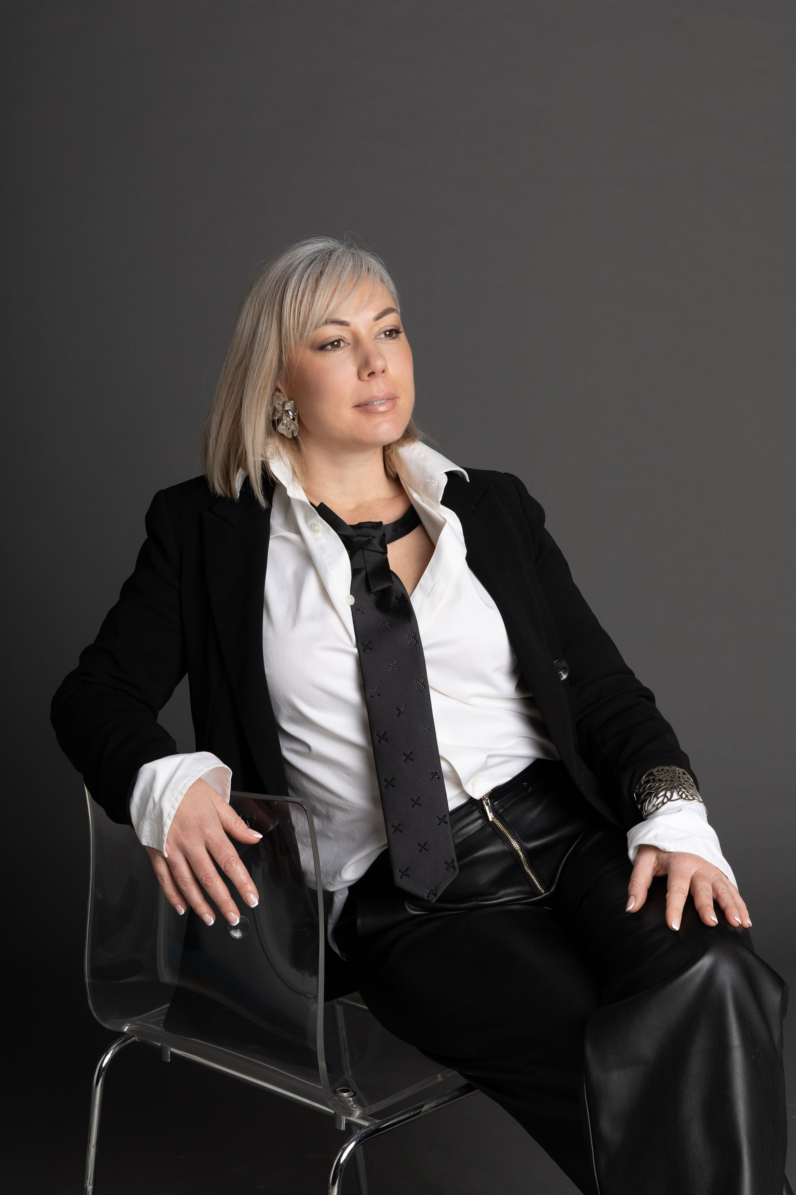 Séance photo en studio à Albi pour Élodie ✨📸. Photographe de mariage et de portrait dans le Tarn, Toulouse et en Occitanie