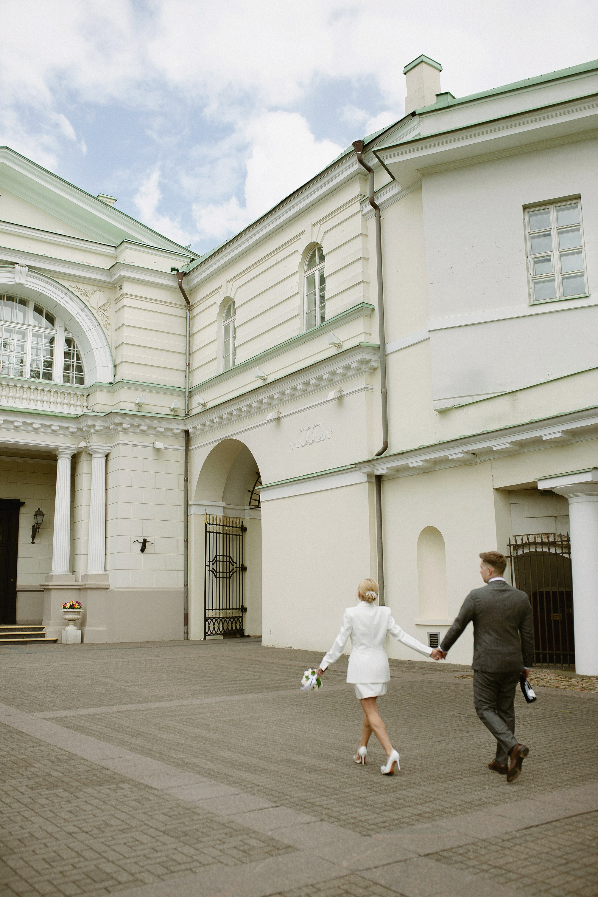 Vestuvių fotografė, vestuvių fotografas visoje Lietuvoje, vestuvių fotografė Vilniuje, jausminga ir jauki vestuvių fotografija, laikui nepavaldi vestuvių fotografija; Vestuvių fotografė Pakruojyje; Vestuvių fotografė Šiauliuose;Vestuvių fotografė Panevėžyje; vestuvių fotografė Kaune; Vestuvių fotografė Biržuose; vestuvių fotografė Pasvalyje; vestuvių fotografė Klaipėdoje