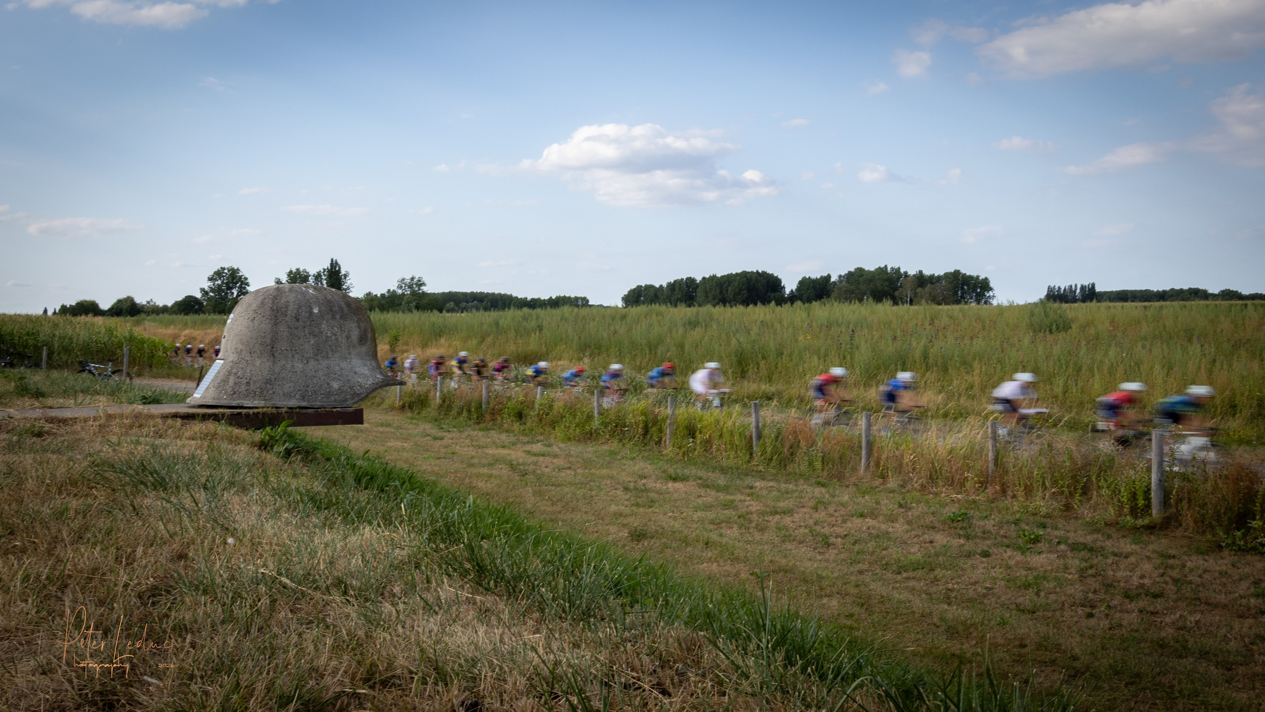 Koers - Slag der zilveren Helmen - Halen. Peter Leduc is een passionele hobbyfotograaf uit België, gespecialiseerd in creatieve fotografie, visuele verhalen en unieke fotoprojecten