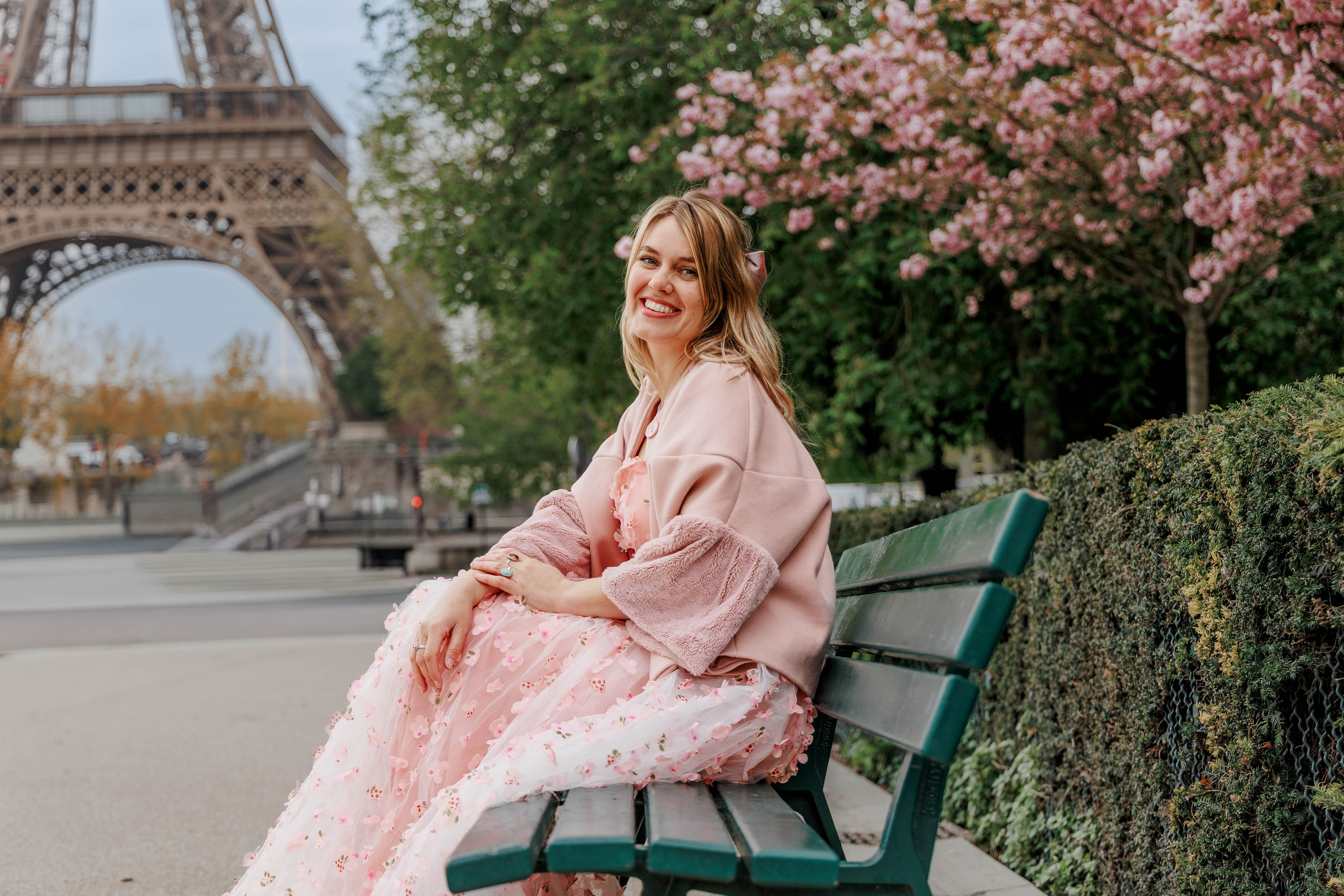 🌸 Cherry Blossoms in Paris: Best Places, Timing & Photoshoot Guide. Photographe à Paris