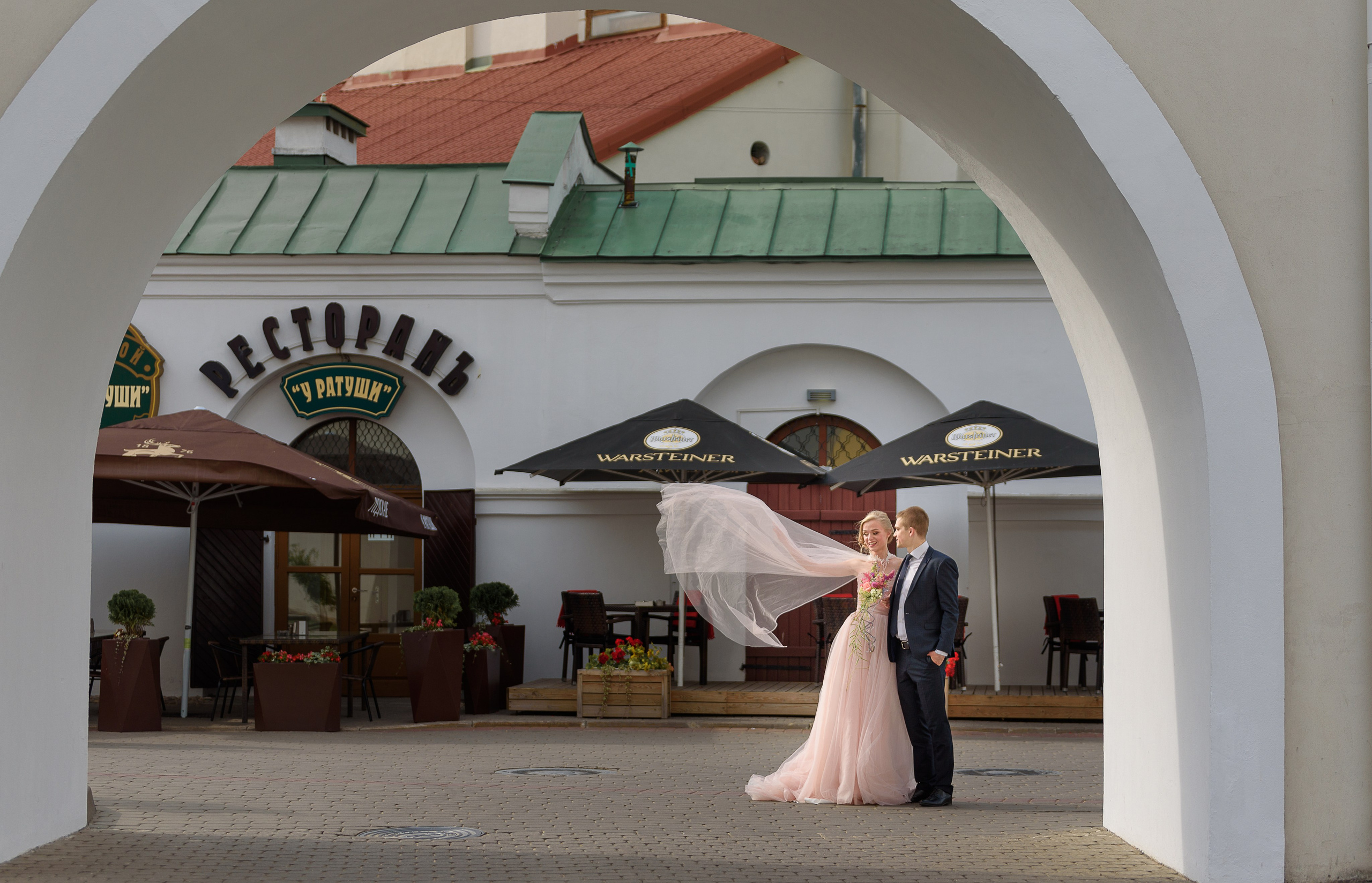 Летняя свадьба с выездной регистрацией. Семейный фотограф и фотограф новорожденных в Вильнюсе Ирина Беленкевич