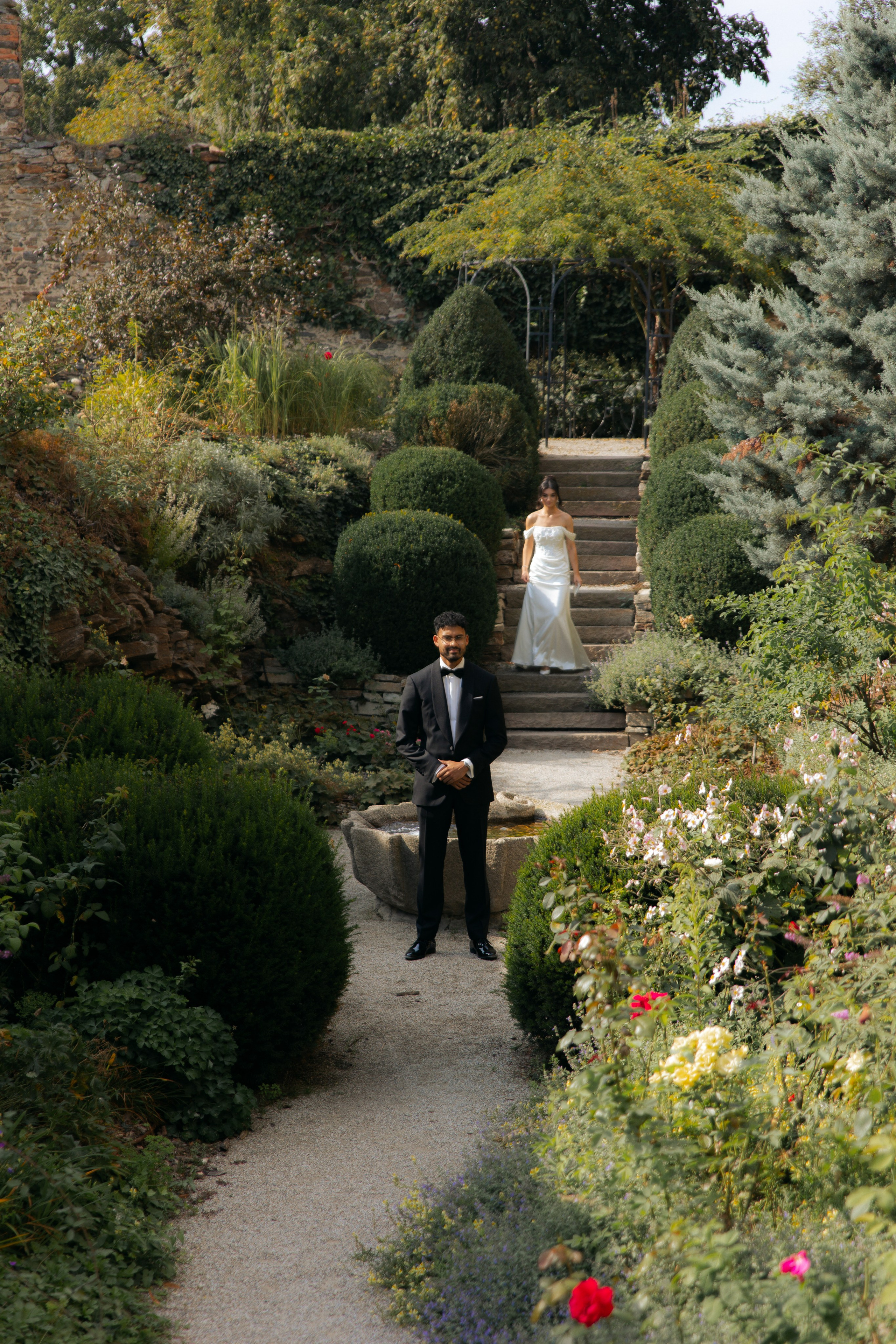 Elegant Castle Wedding in Austria | Alwin & Ruth’s Fairytale Celebration. Wedding photographer and videographer based in Timisoara, Romania