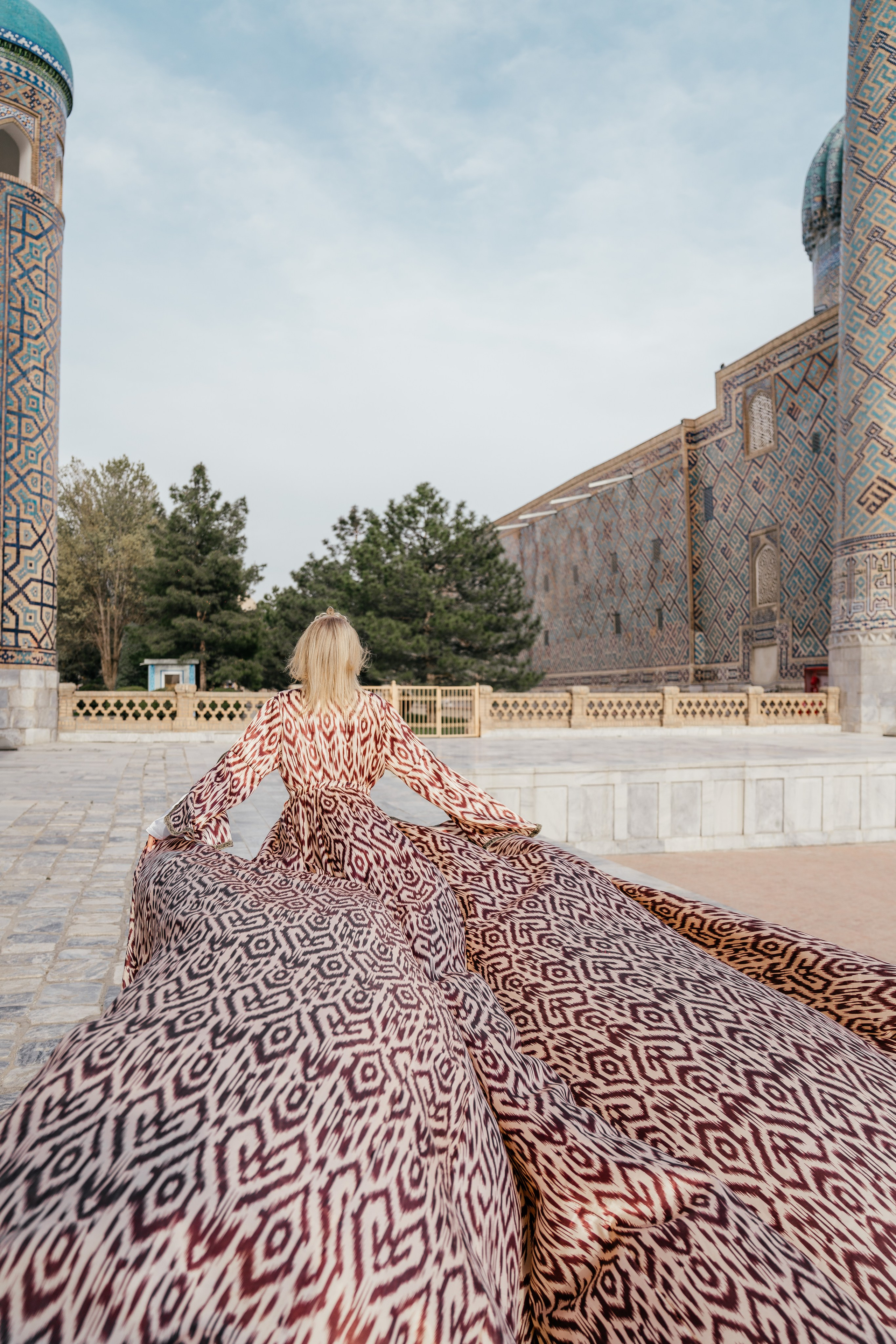 Где в Самарканде можно найти фотосессию в красивых платьях