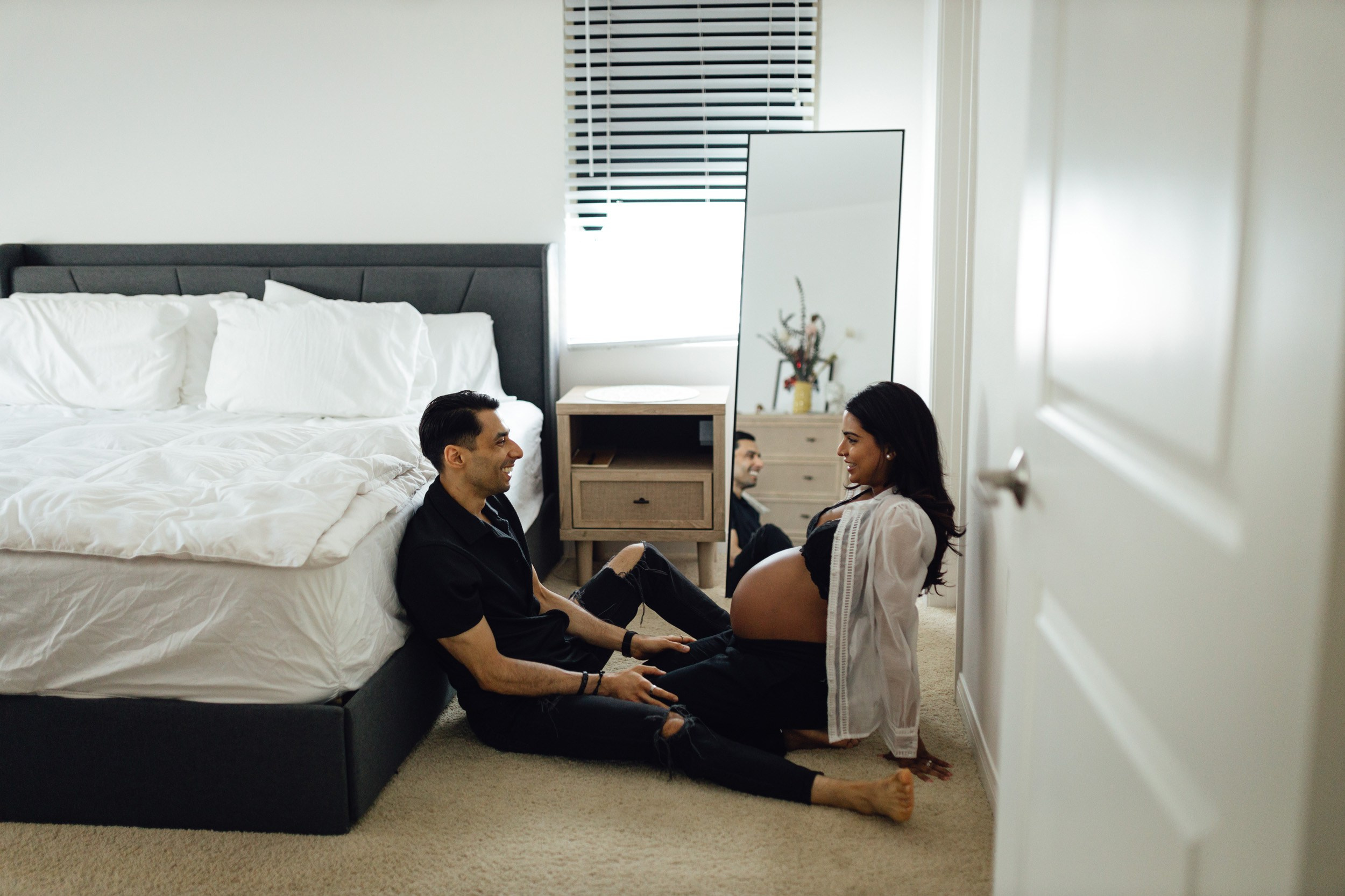 Cozy Home Maternity Session Bay Area. Maternity, newborn photographer in the Bay Area|Iryna Rakivnenko