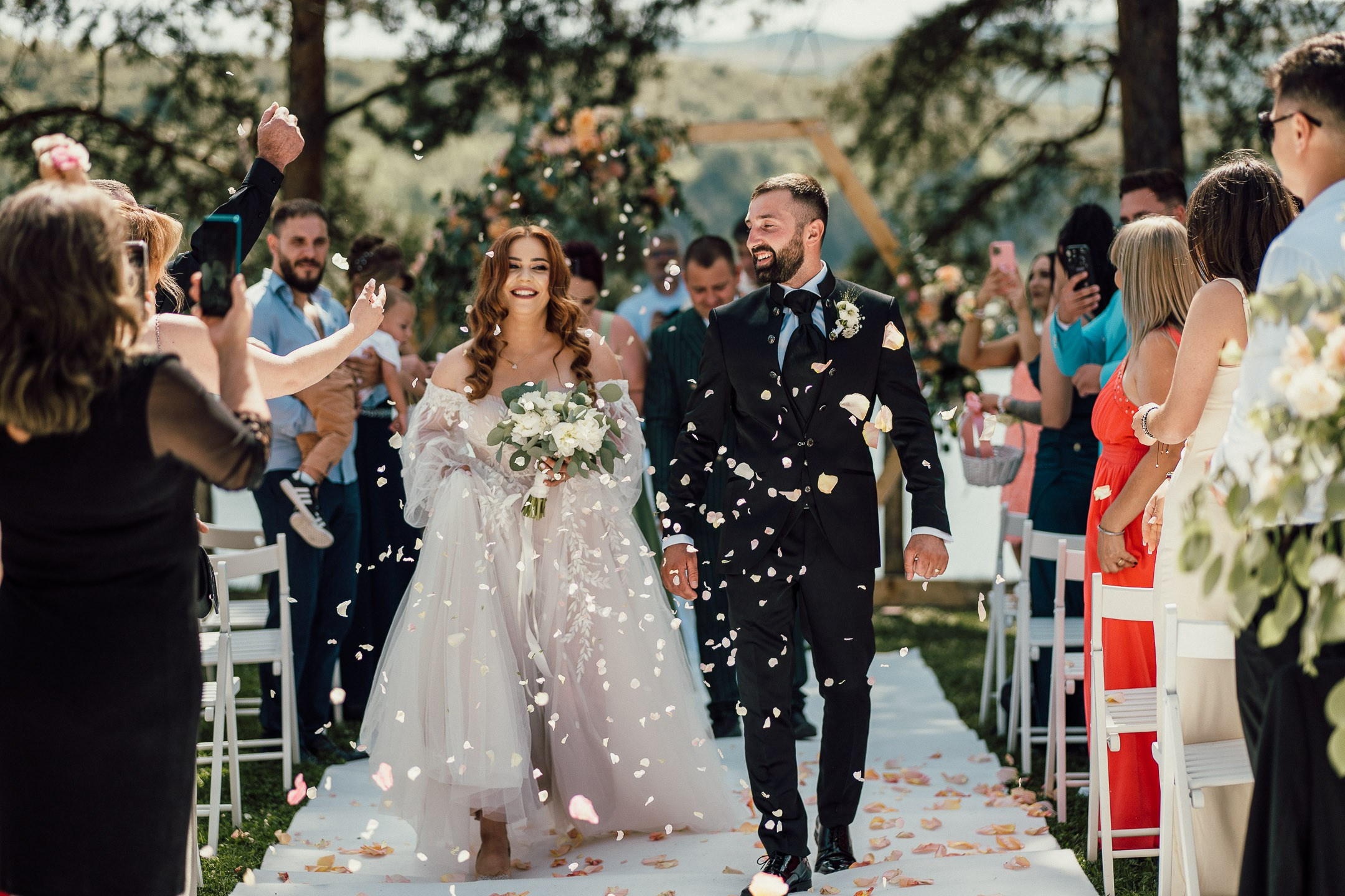 Nuntă la Motel Gilău în aer liber - Fotograf Nuntă Cluj. Horatiu Fat: Fotograf si Videograf Profesionist Nunta Cluj-Napoca