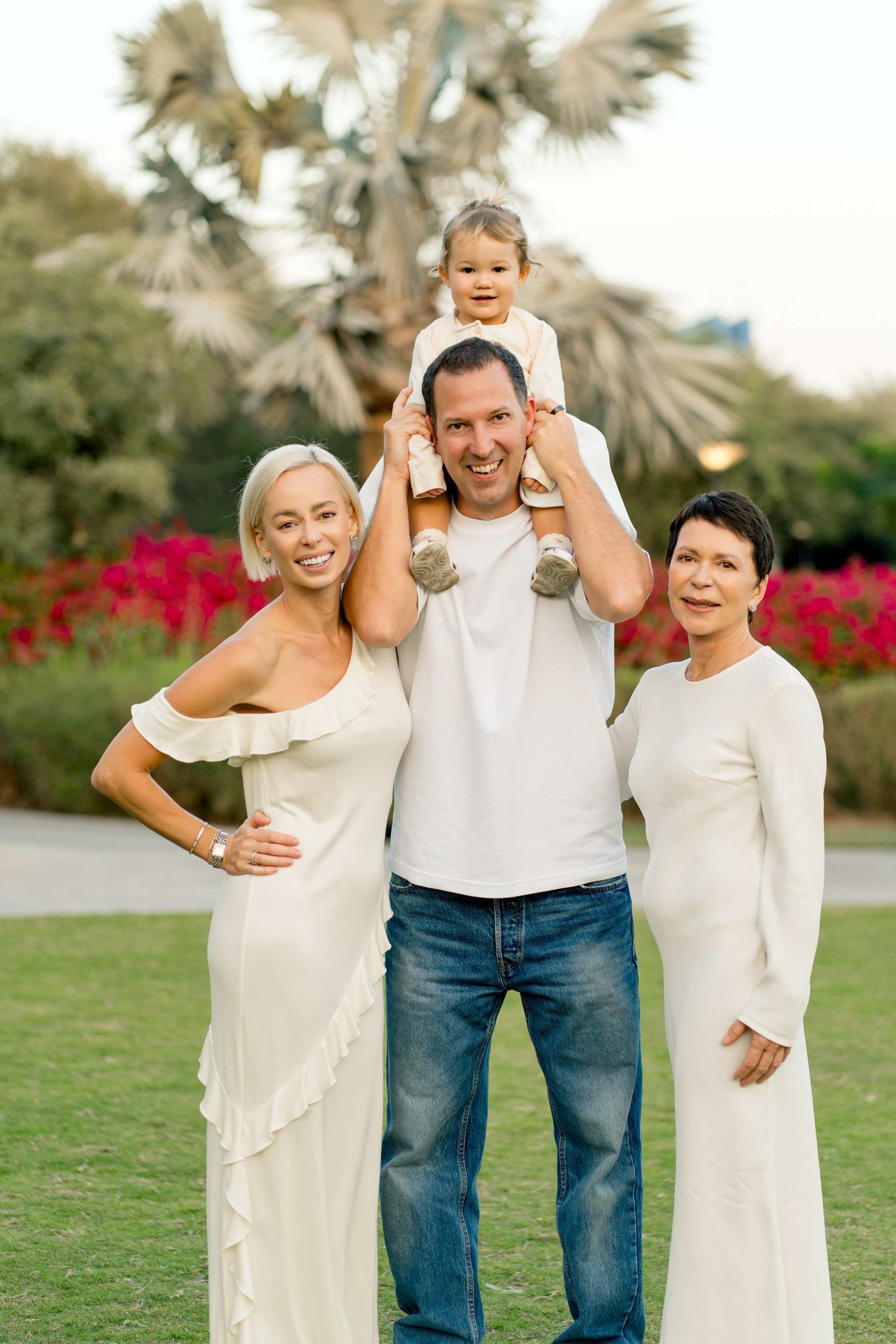 Outdoor photoshoot with photographer in Abu Dhabi