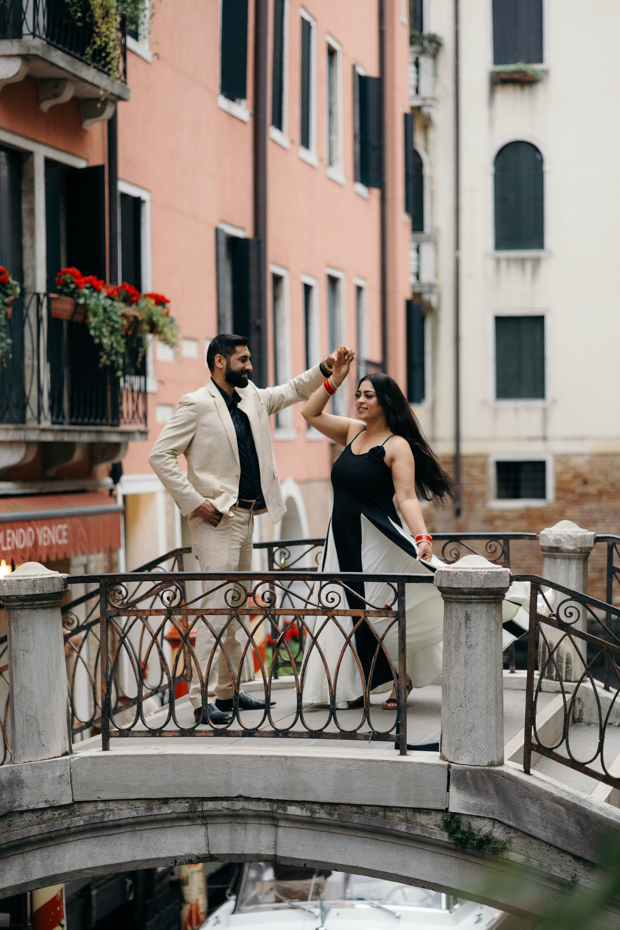 Roop and Andy. Sara Luca Wedding Photographer in Italy and Europe