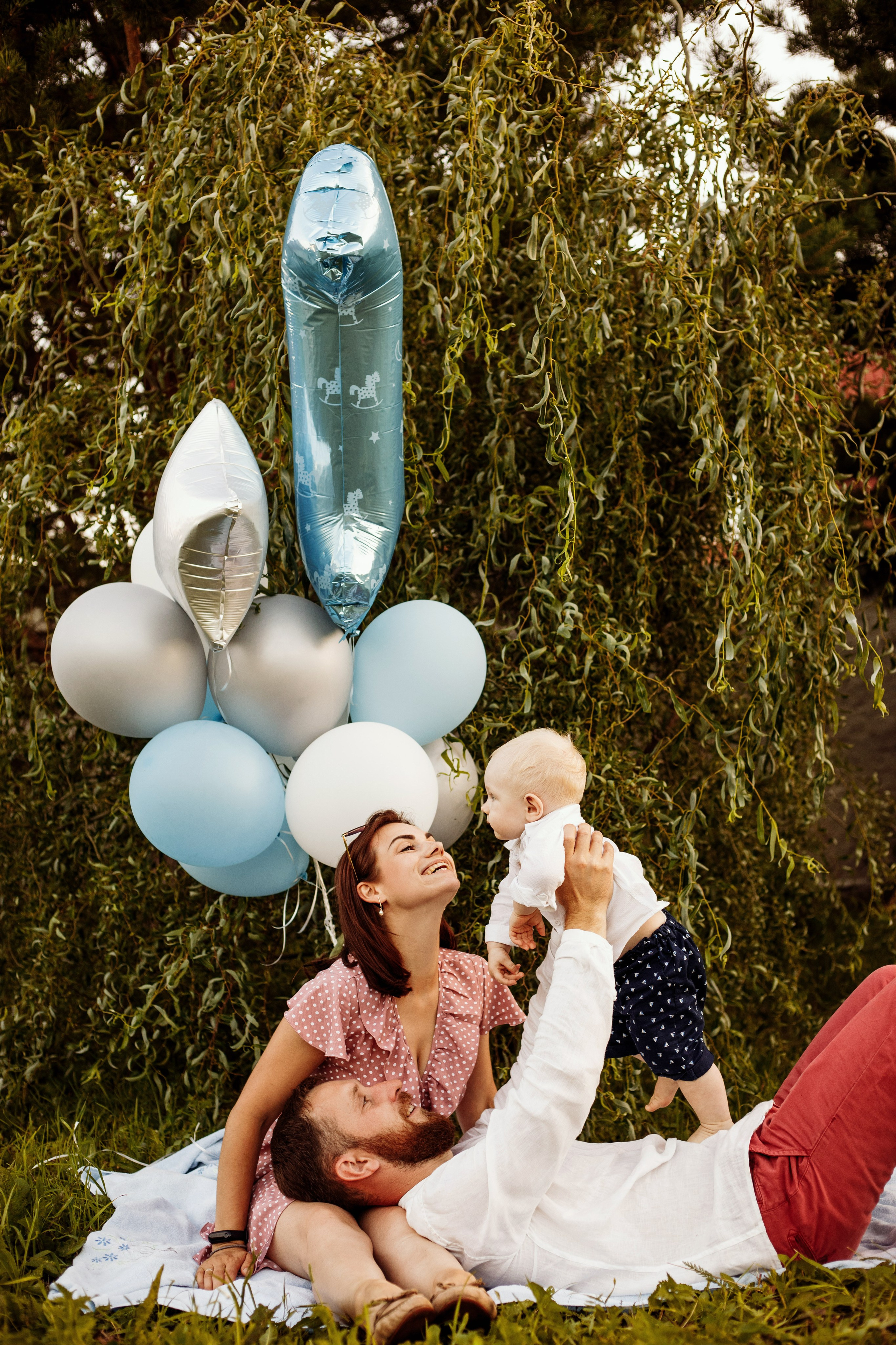 Outdoor First Birthday Photoshoot – Fun & Playful Moments. Alisa Tant — Family and newborn photographer Bucks County, Montgomery county, Philadelphia, NJ