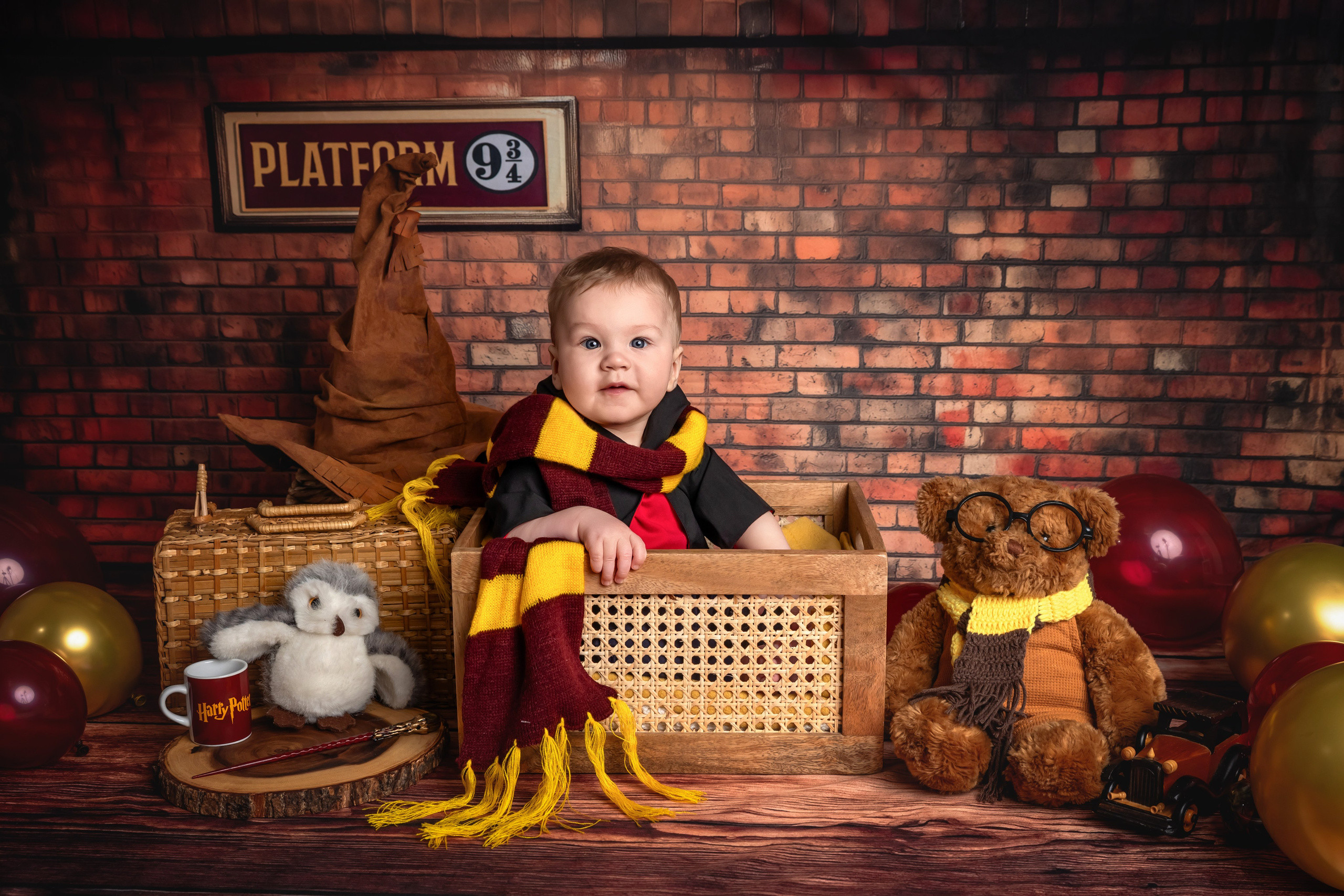 Cake smash photo session Hertfordshire, Stevenage. Stevenage, Hertfordshire family, maternity and newborn photographer