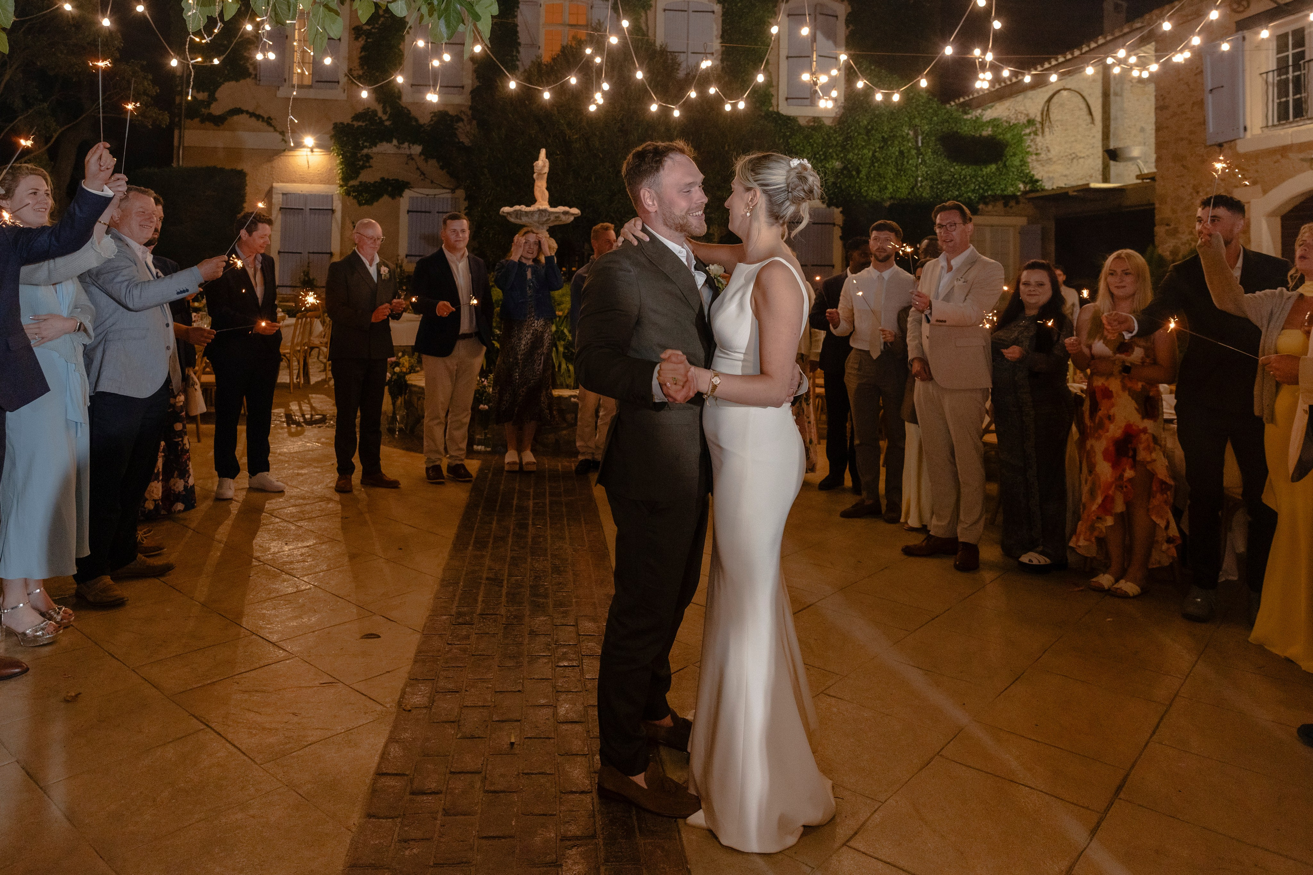 Vineyard Château Wedding in Occitanie — Puits Es Pratx. Eugénie Smirnova — Wedding & Elopement Photographer in Southwest France