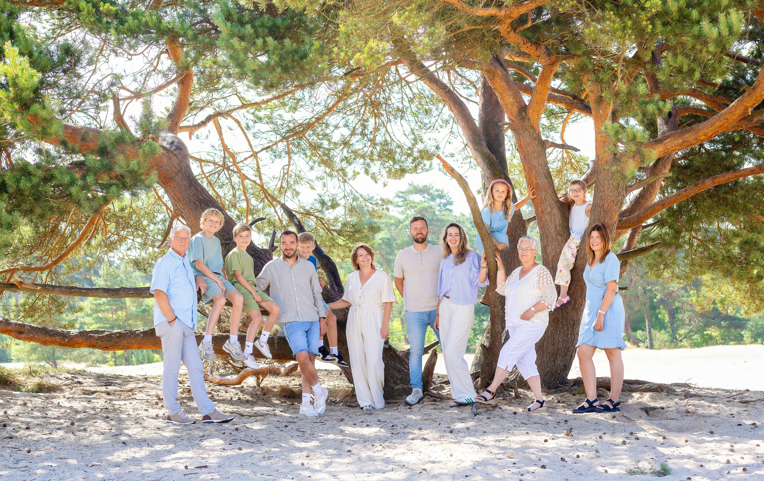 Fotoshoot Gezin – Spontane & Warme Gezinsfotografie. Familie en huwelijksfotograaf in Zwolle Overijssel