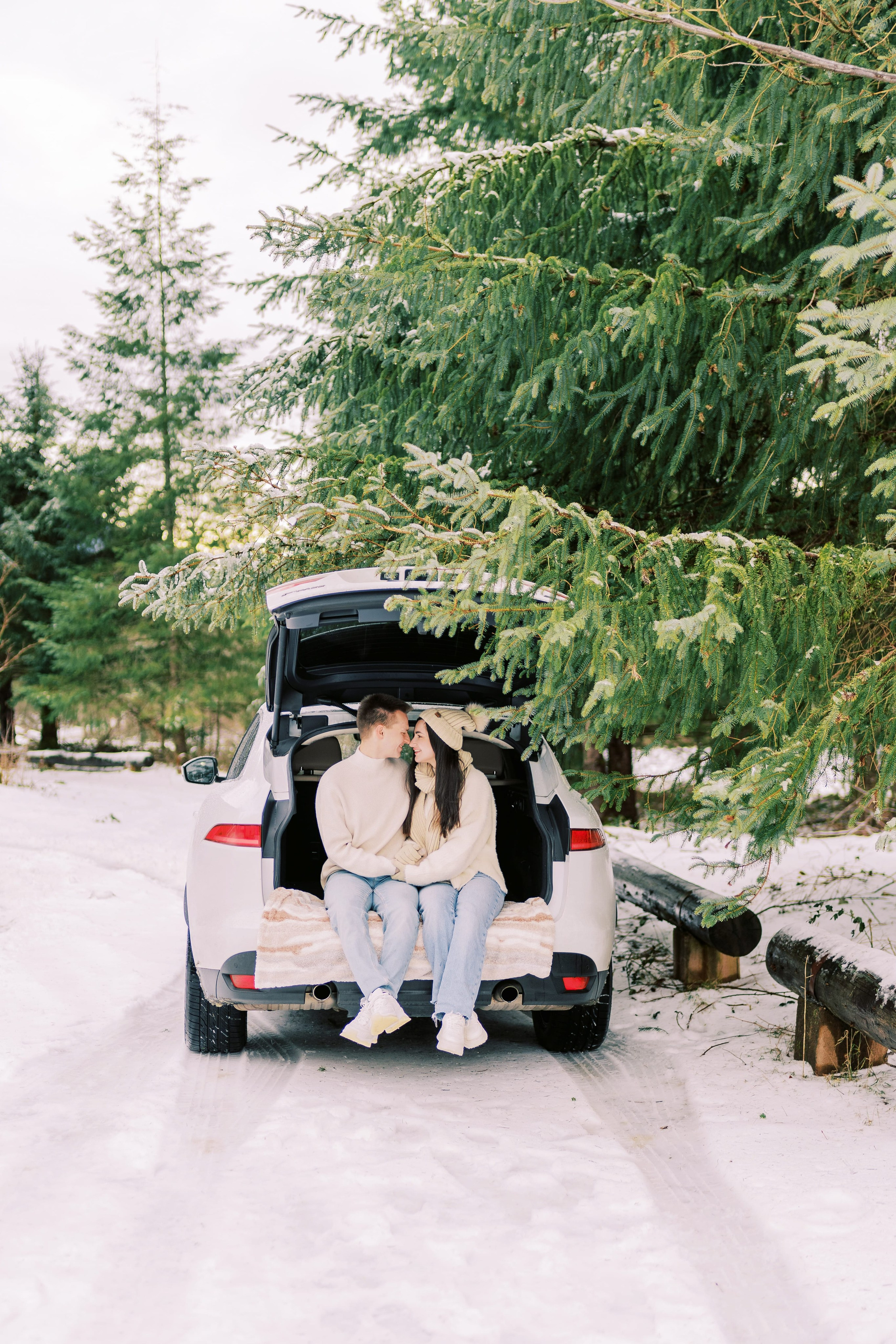 Irina & Bogdan / January 2024. Rattlesnake Lake, WA. EVAN ARISTOV WEDDING PHOTOGRAPHY — Seattle Wedding Photographer