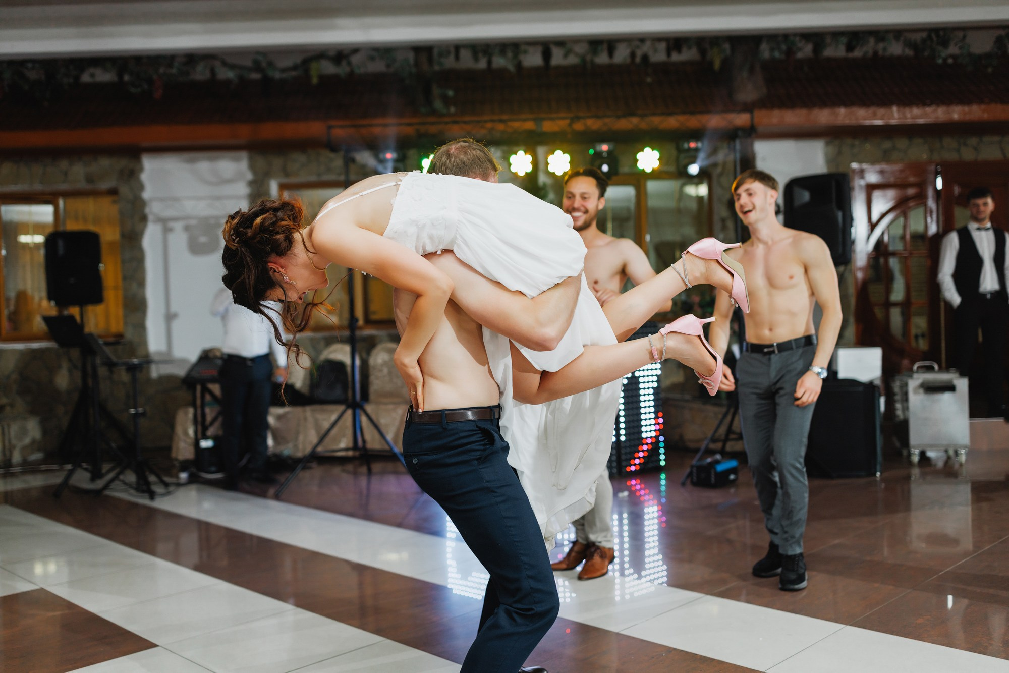 Ecaterina si Bastien. Fotograf și videograf de nuntă R. Moldova, Romania