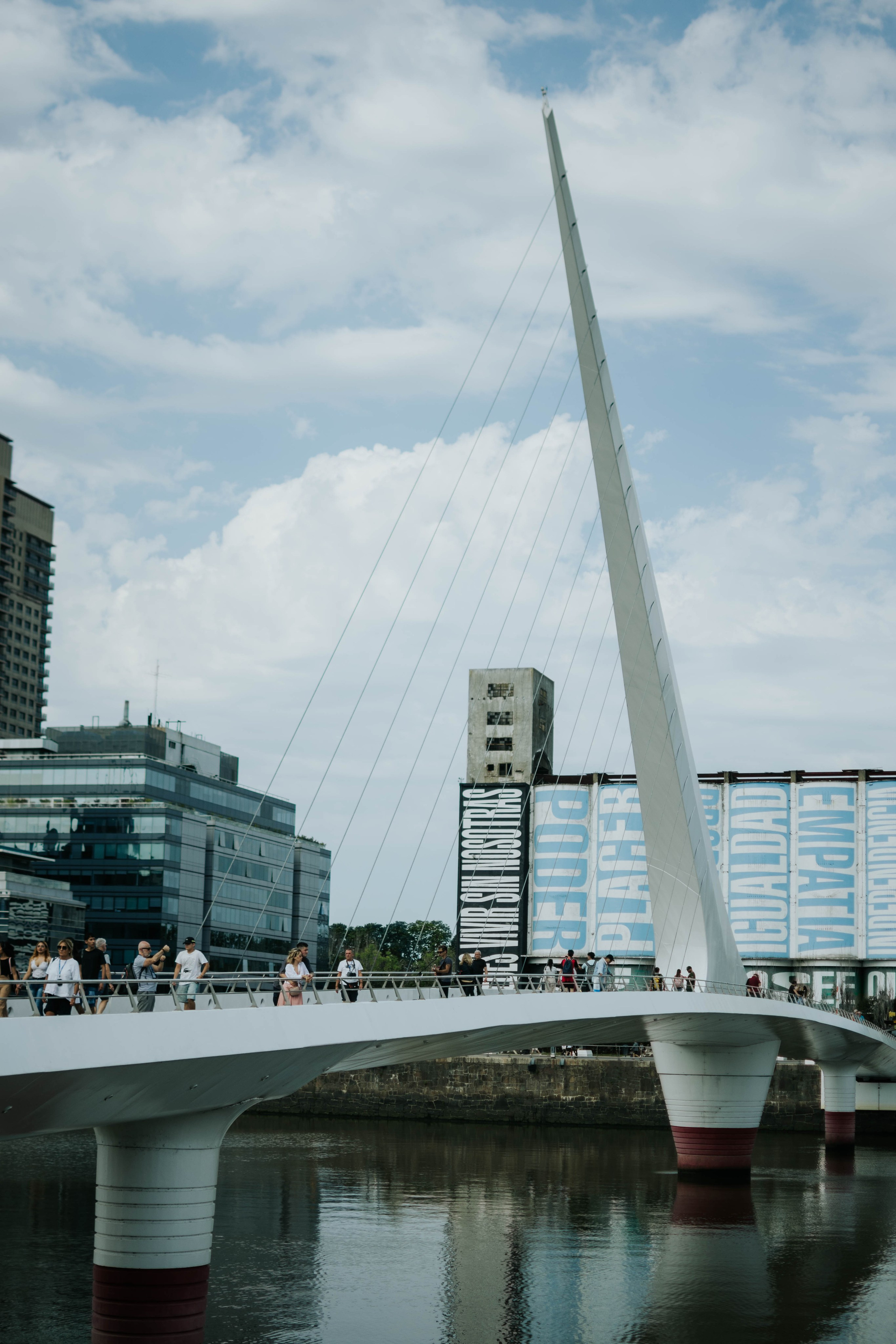 Te amo. Photographer @elmirkami in the city of Buenos Aires