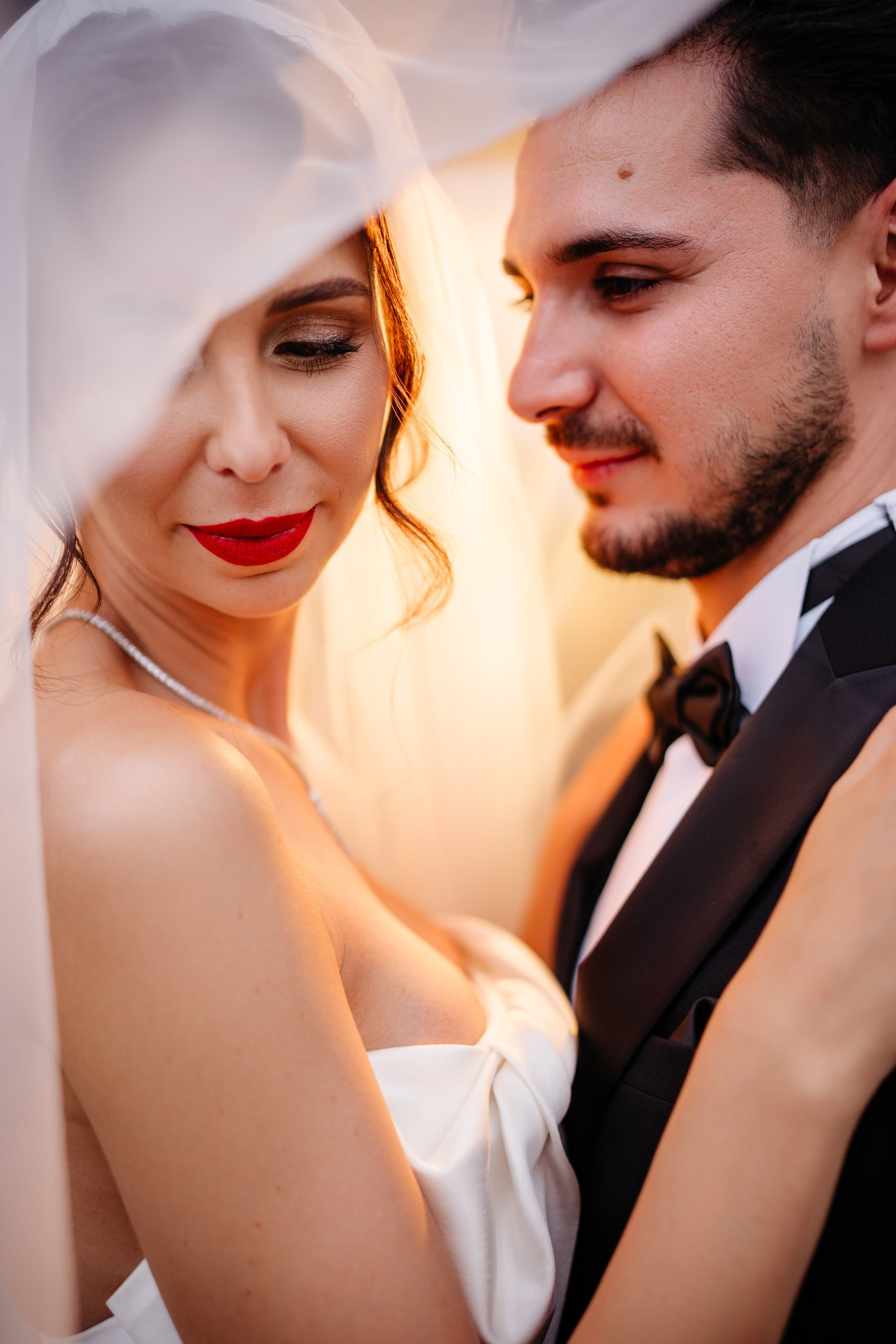 Povestea de nuntă a lui Anca și Dragoș în Bacău | Fotografie de Eveniment. Raw Studio. Fotograful tau de nunta!