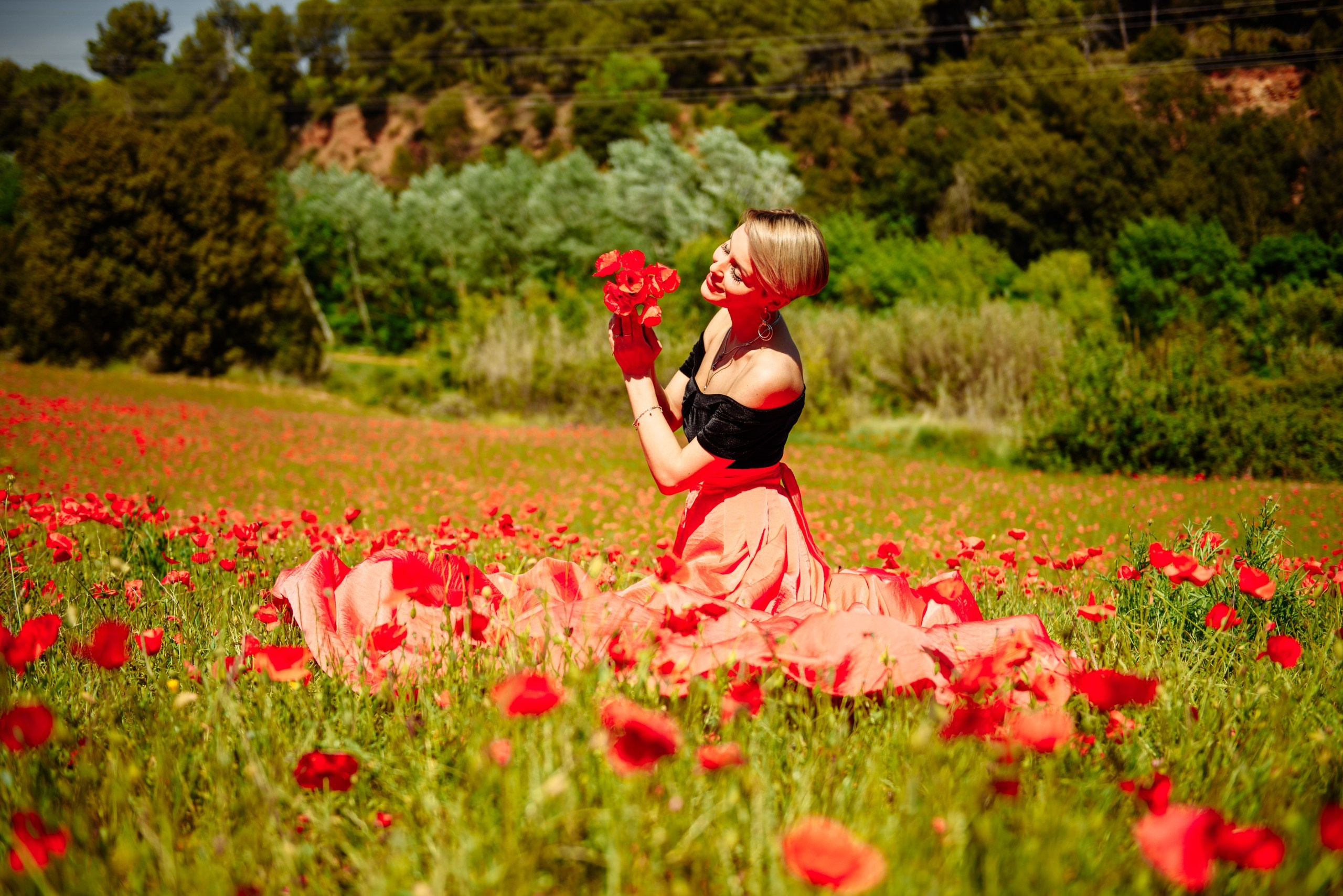 Olga Campos flores rojos. Фотограф Екатерина Гасанова — фотосессии в Барселоне