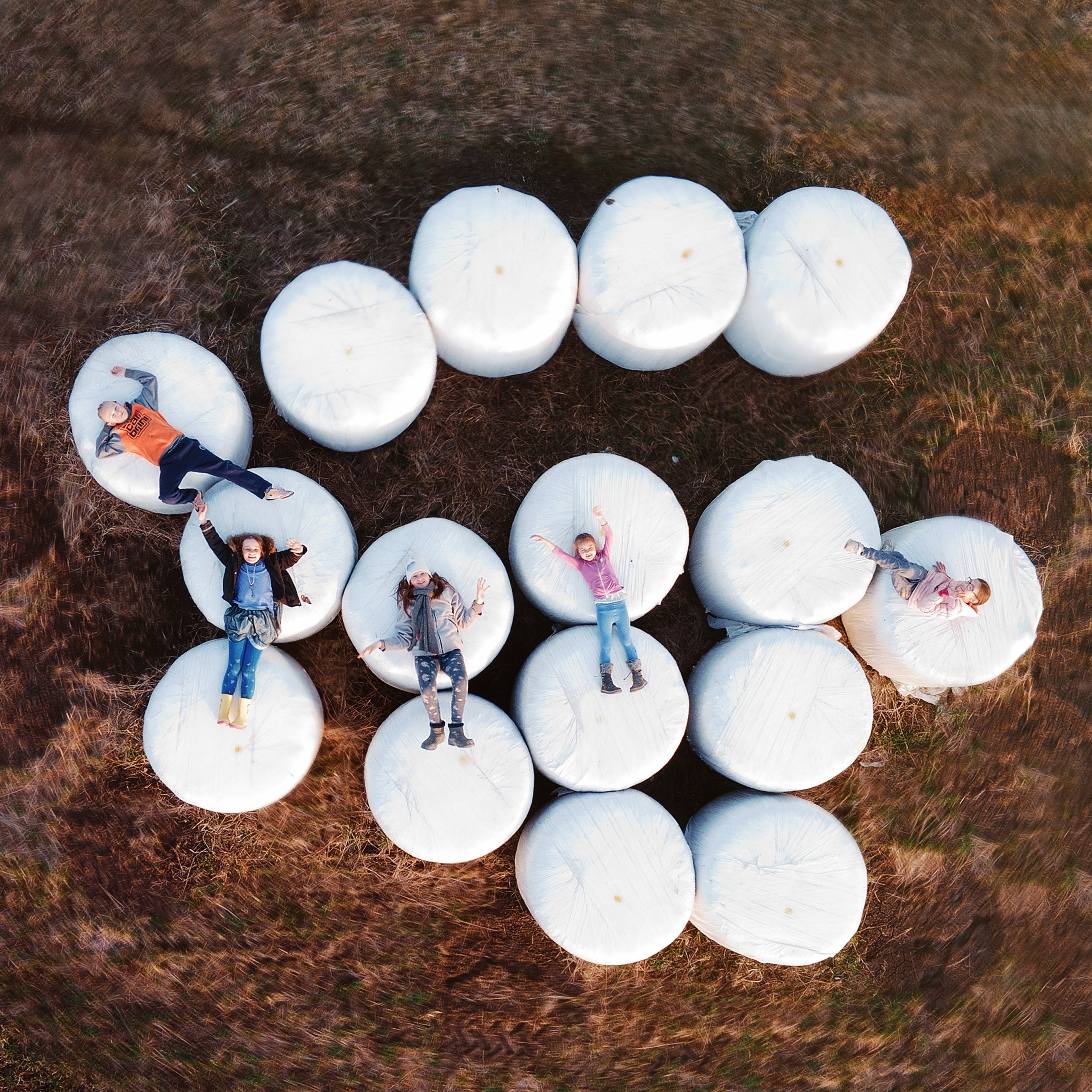 Nėštumo, laukimo, šeimos, vaikų, porų fotosesija fotografavimas. Šeimos fotografas Vilnius Trakai kaina fotografė personal.lt photogrpahy kainos šeima, vaikai profesionali natūrali meninė reportažinė klasikinė fotosesija gamtoje namuose