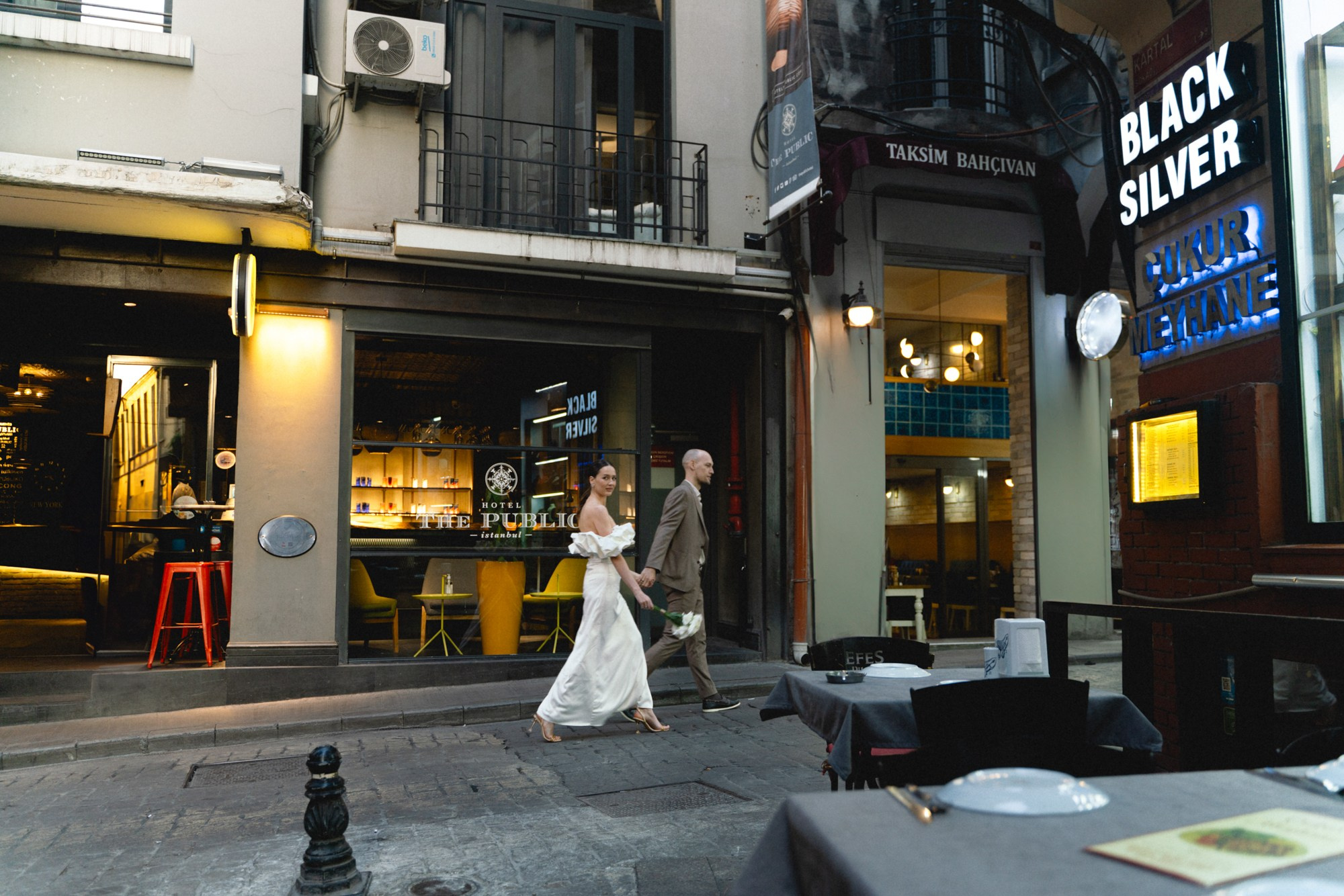 Фотосессия после росписи в Стамбуле. Фотограф в Дананге, Вьетнам. Эстетика и лайфстайл