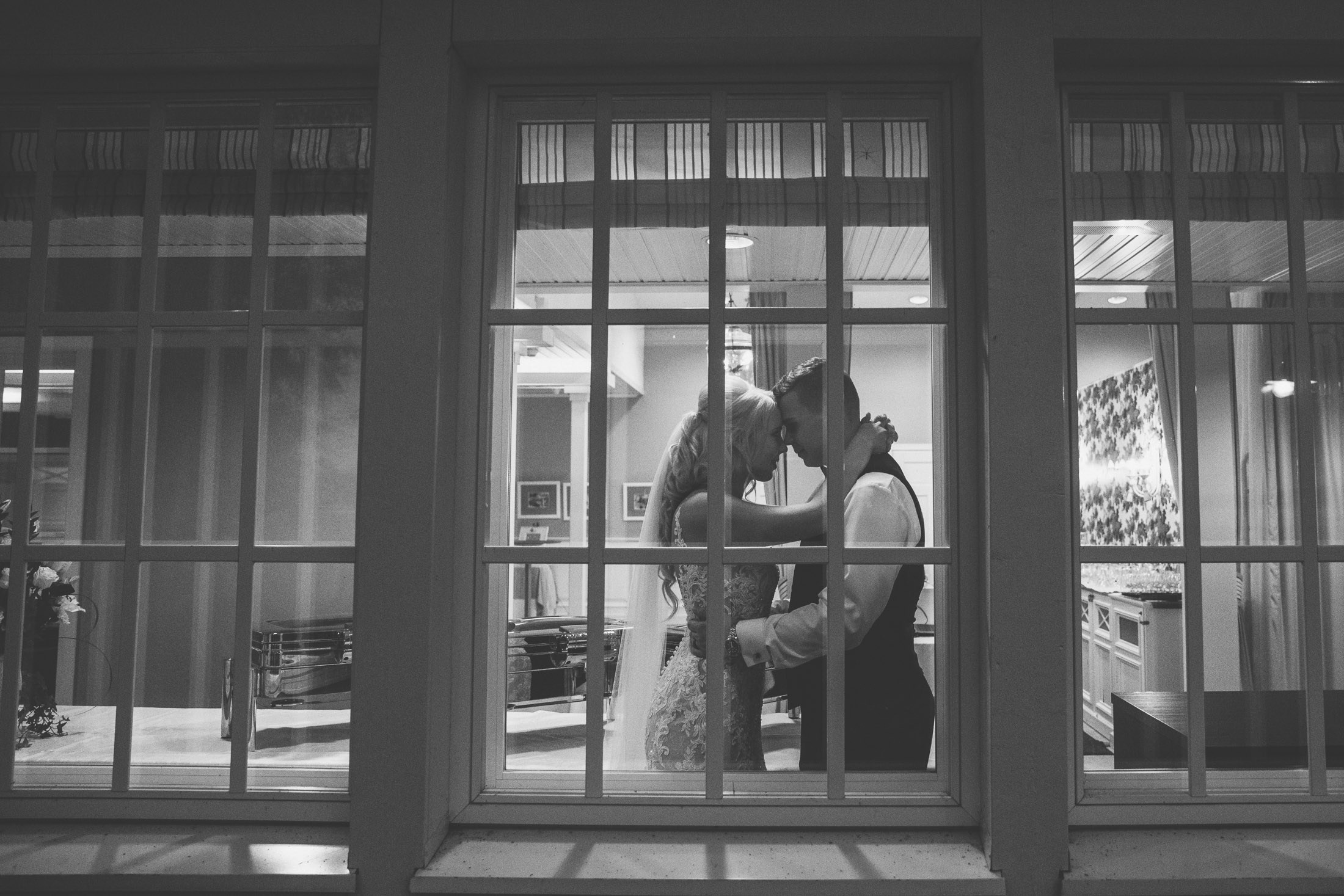 Hääkuvaaja Porvoo | Hääkuvaus Villa Haikko