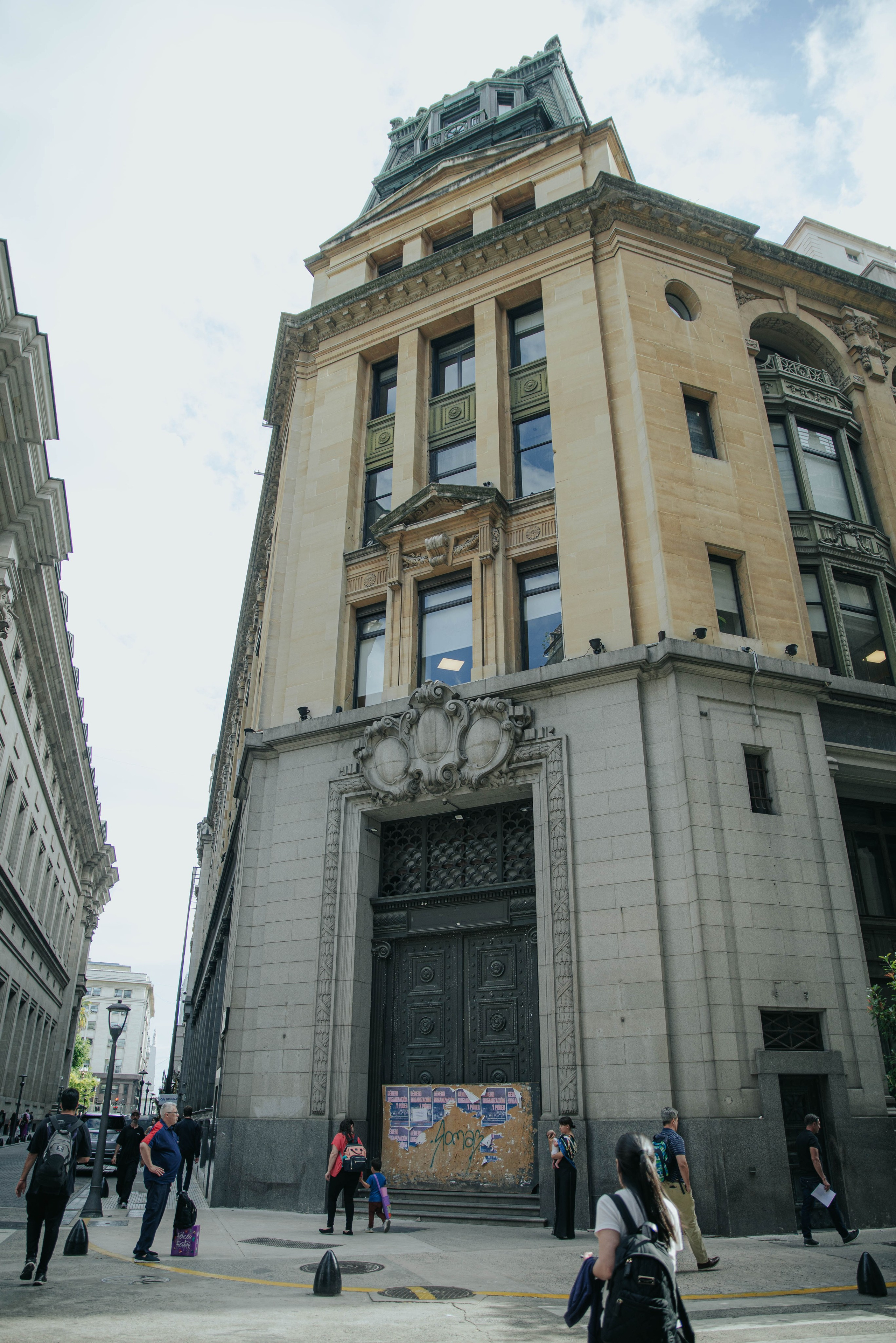 Mom Yana and Mars. Photographer @elmirkami in the city of Buenos Aires