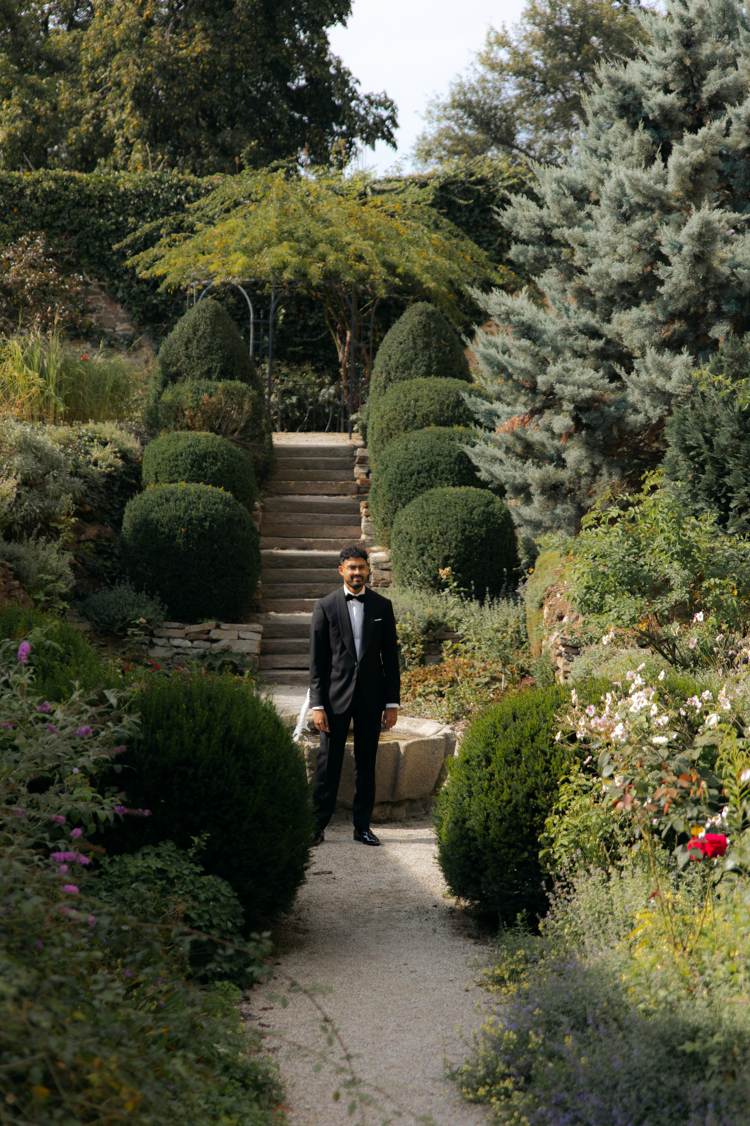 Elegant Castle Wedding in Austria | Alwin & Ruth’s Fairytale Celebration. Wedding photographer and videographer based in Timisoara, Romania