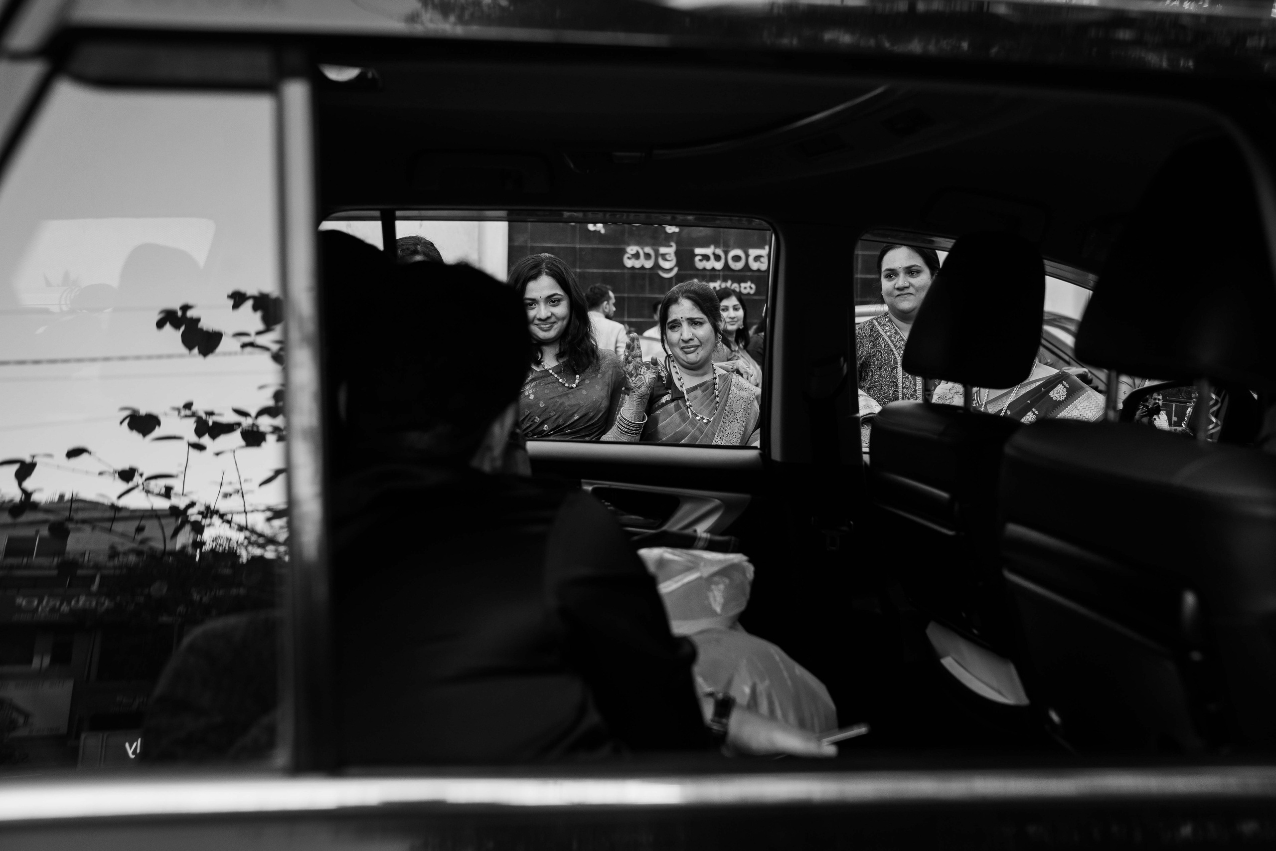 Aishwarya & Shashank. Documentary Wedding Photo & Film Studio | Truly Yours