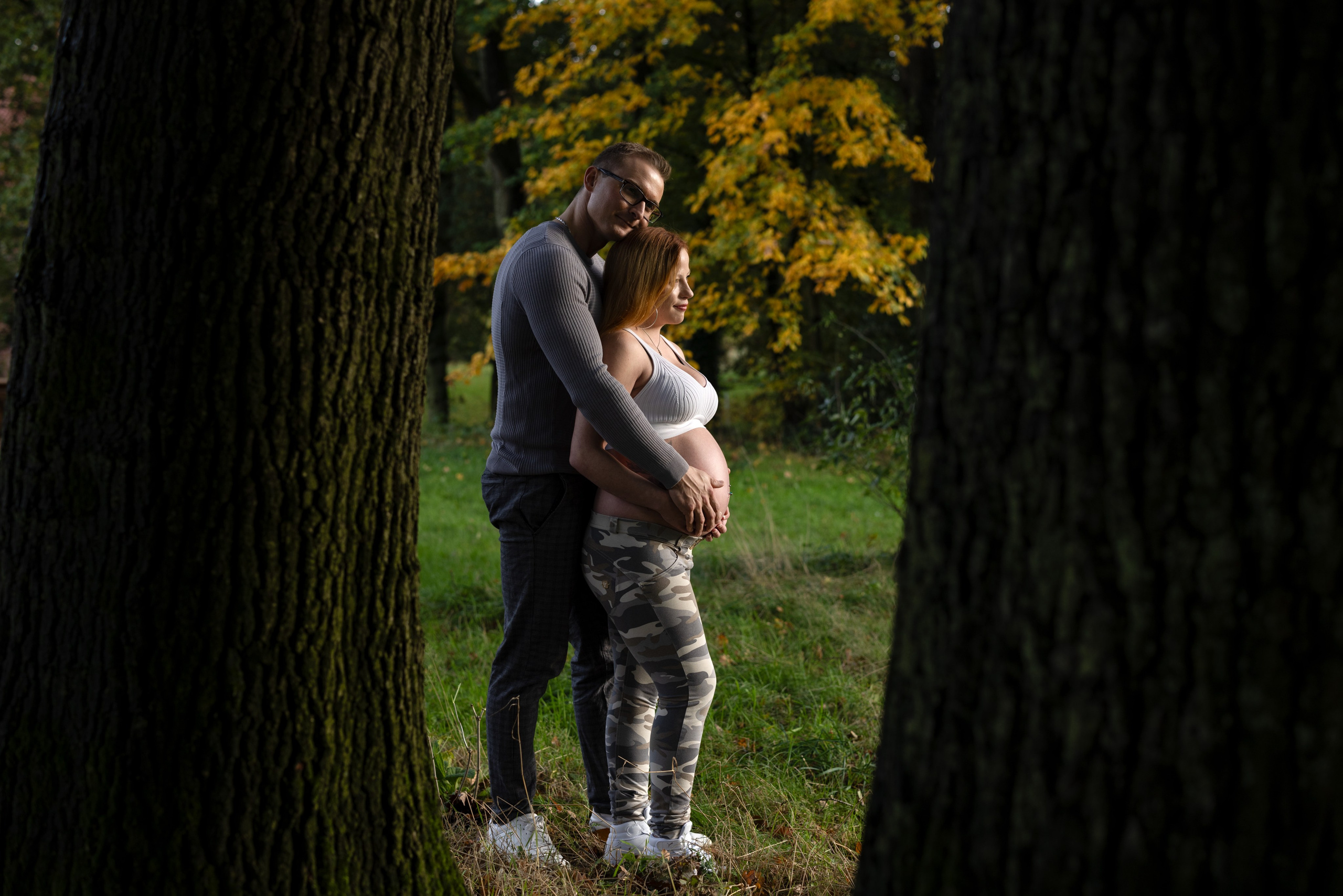 Natürliche Babybauchbilder im Emsland