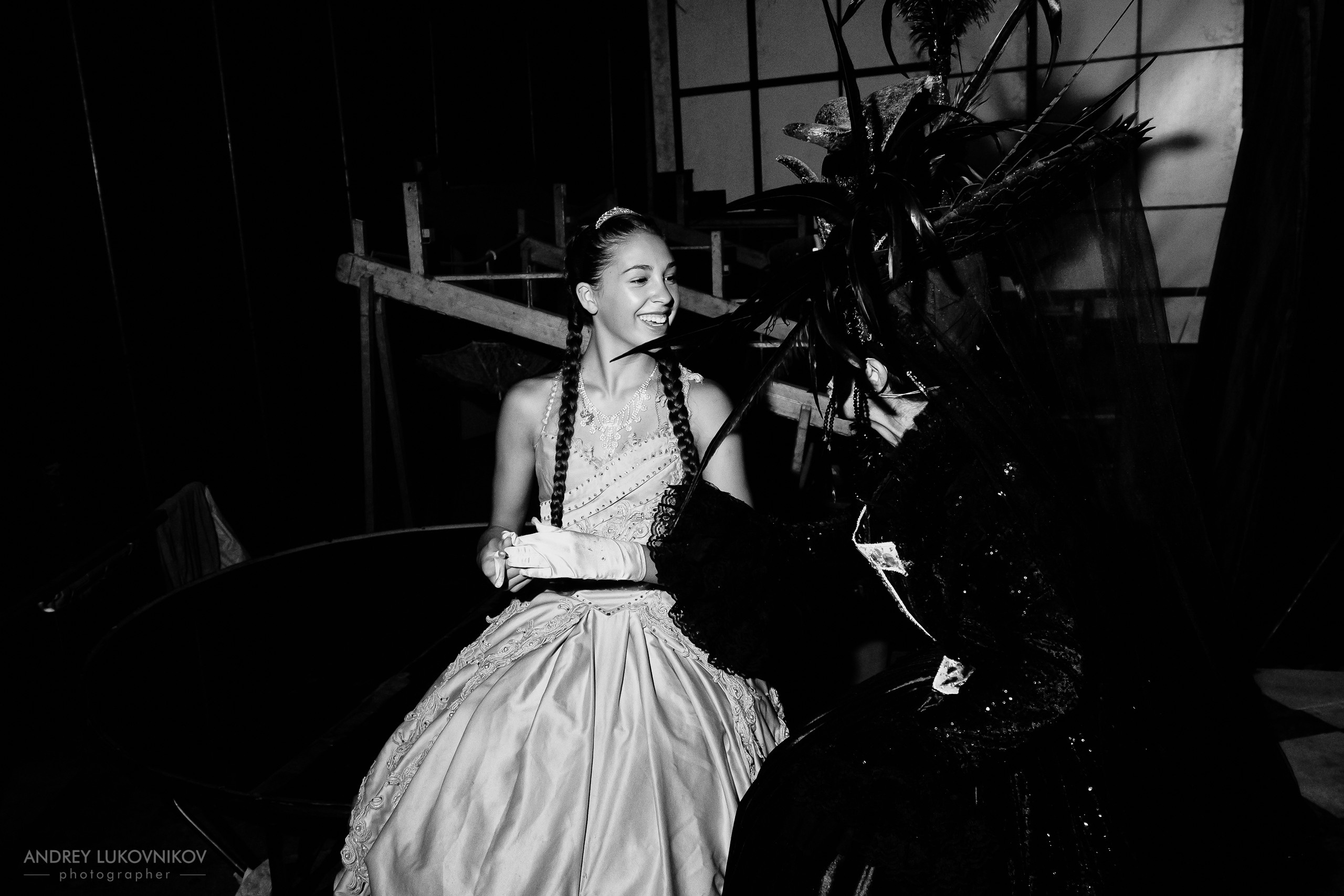 Sesión de fotos entre bastidores en El Circo Encantado: la vida de los artistas tras bambalinas