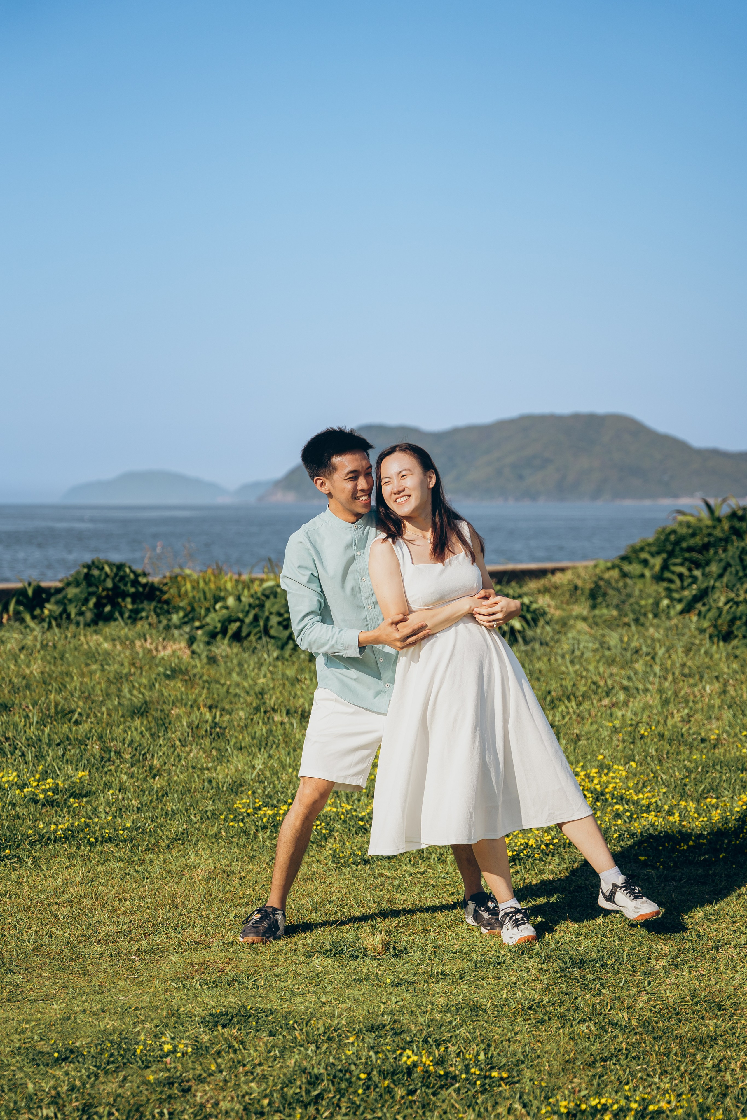 Fukuoka Couple Photoshoot: Roses, Totoro Forest & Sunset Love Story