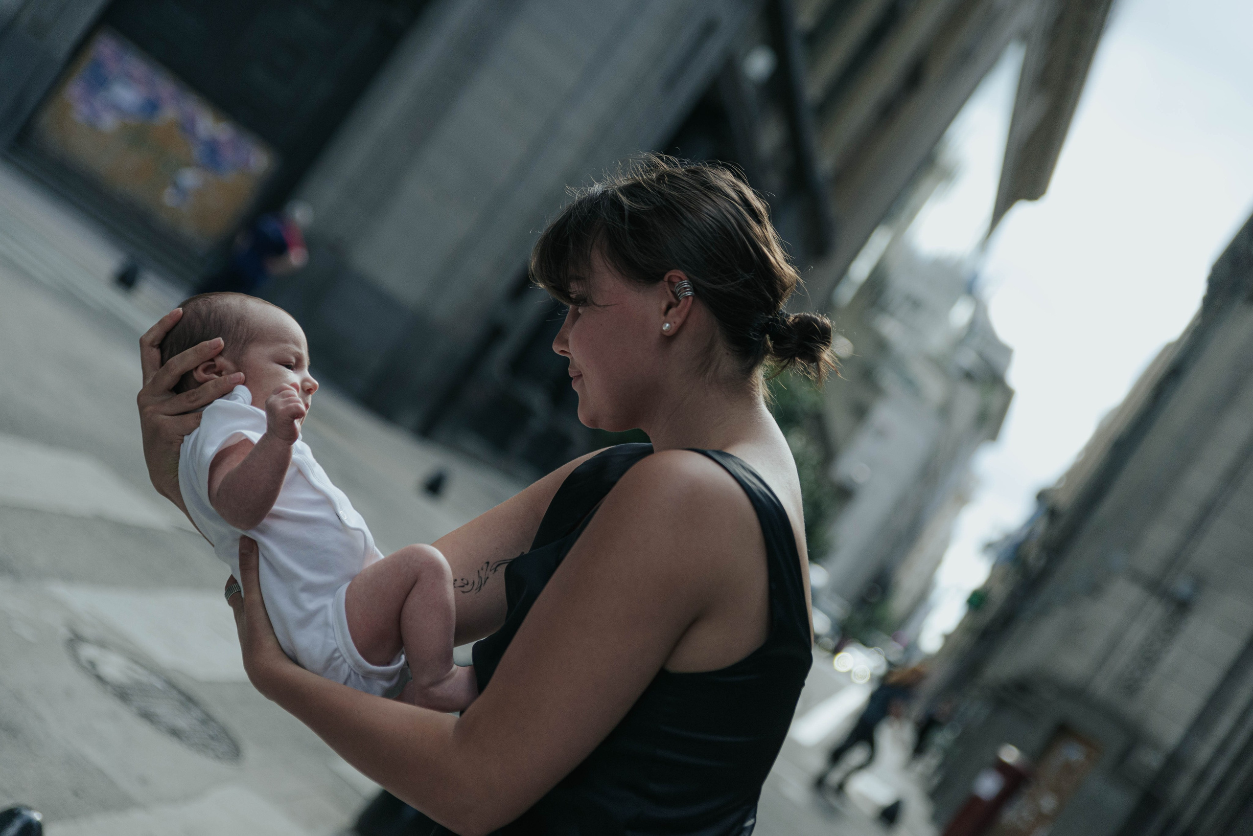 Mom Yana and Mars. Photographer @elmirkami in the city of Buenos Aires