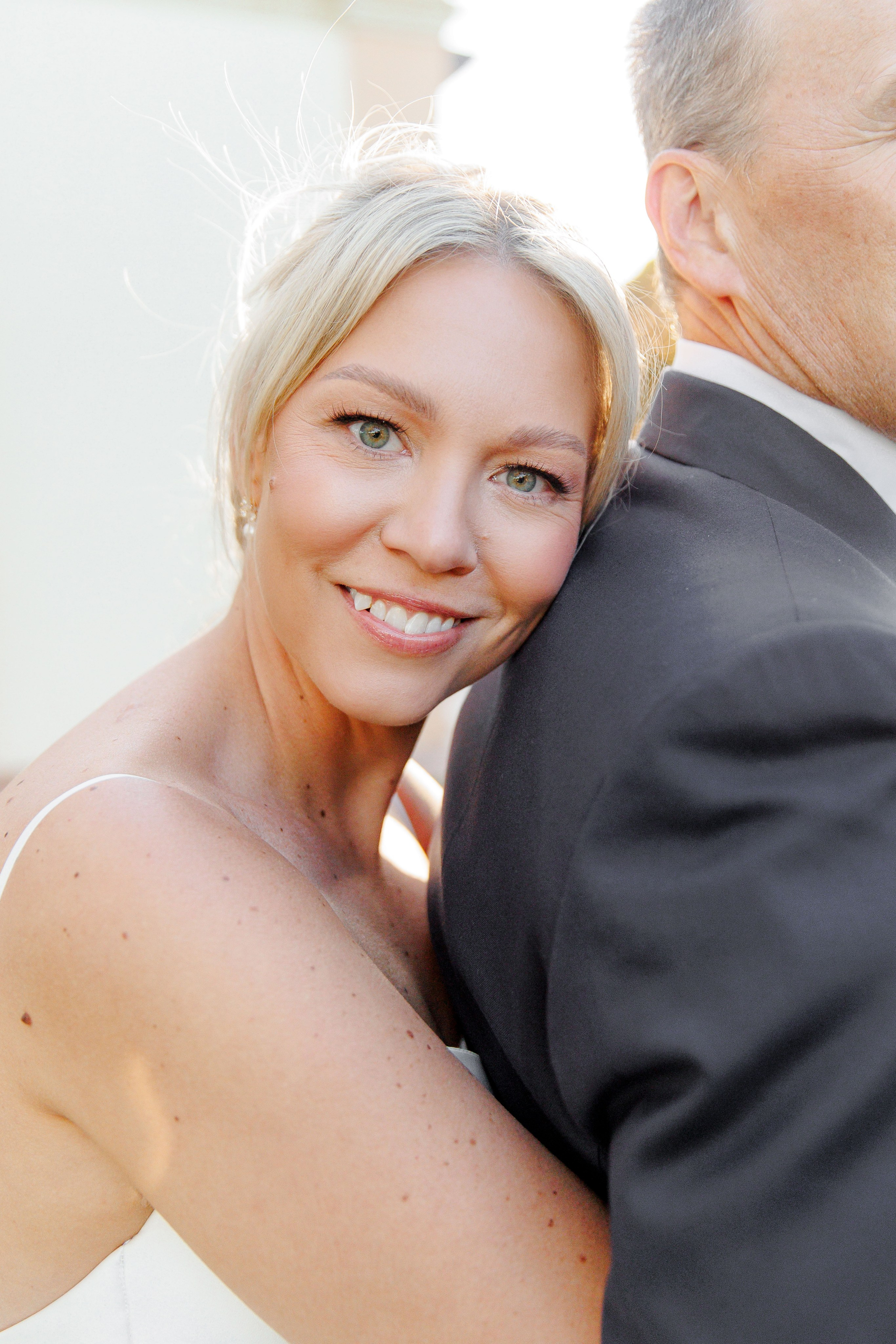 Romantic couple photo shoot in the lush gardens of Gran Villa Rosa, capturing their love and joy.