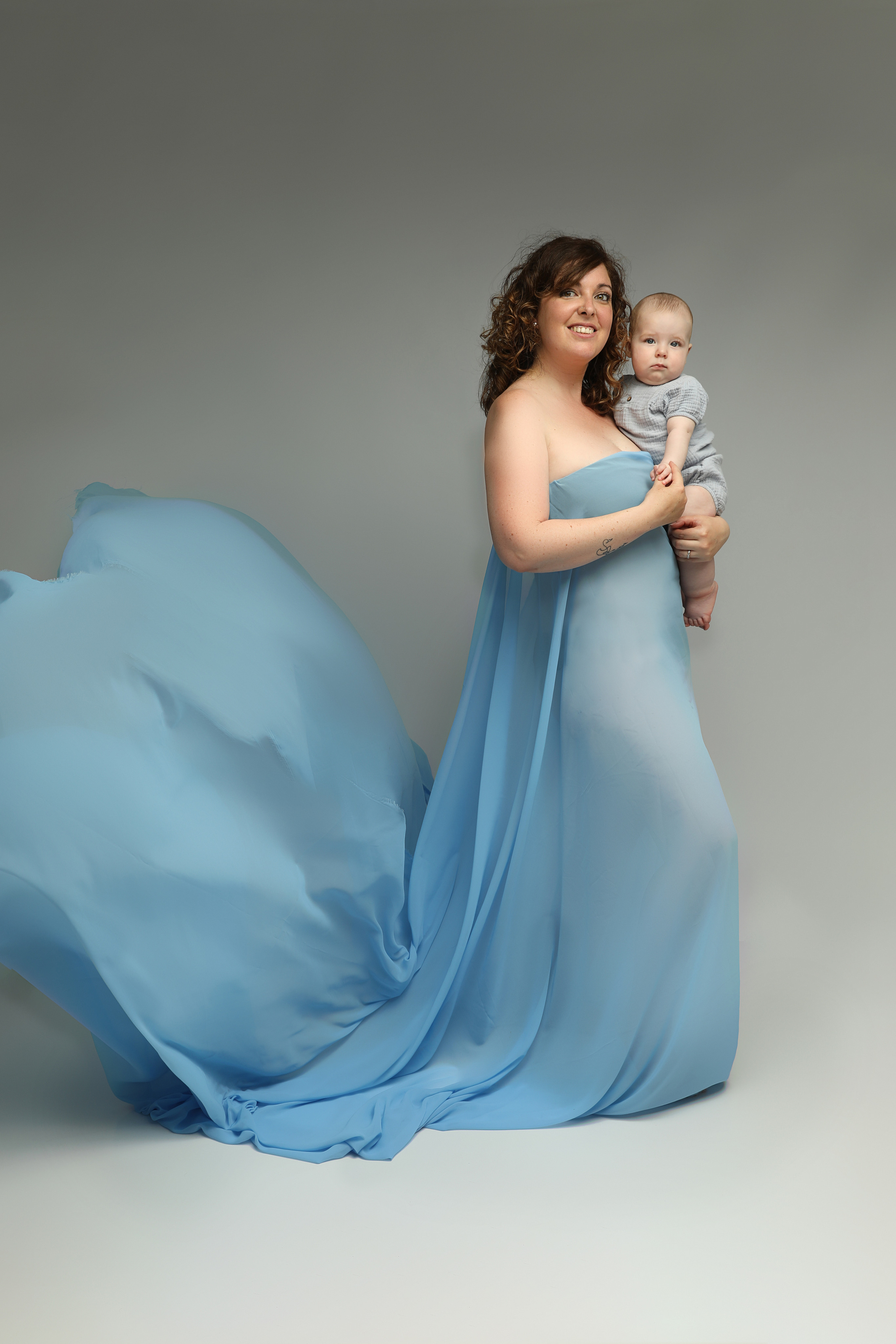 Sesiones mamá y bebé. Fotografía de Eventos, Embarazo y Familiar en Pirineos