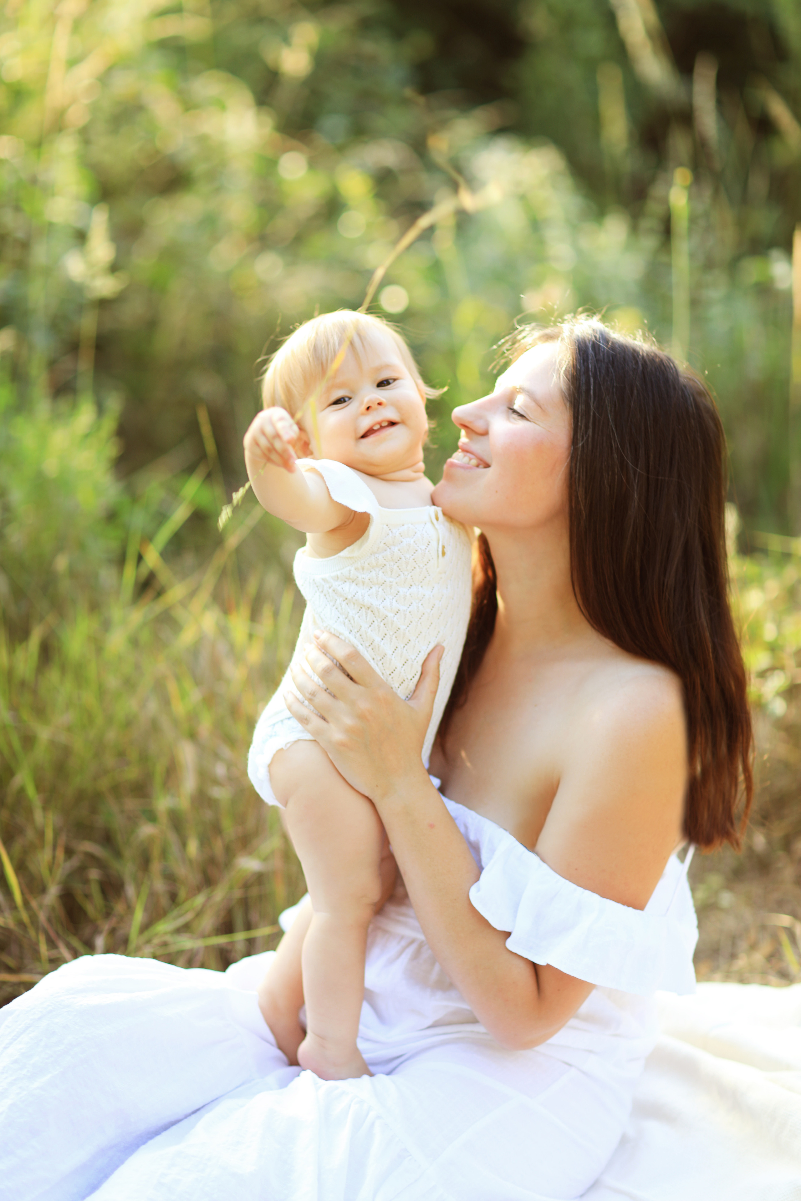 Sesiones mamá y bebé. Fotografía de Eventos, Embarazo y Familiar en Pirineos