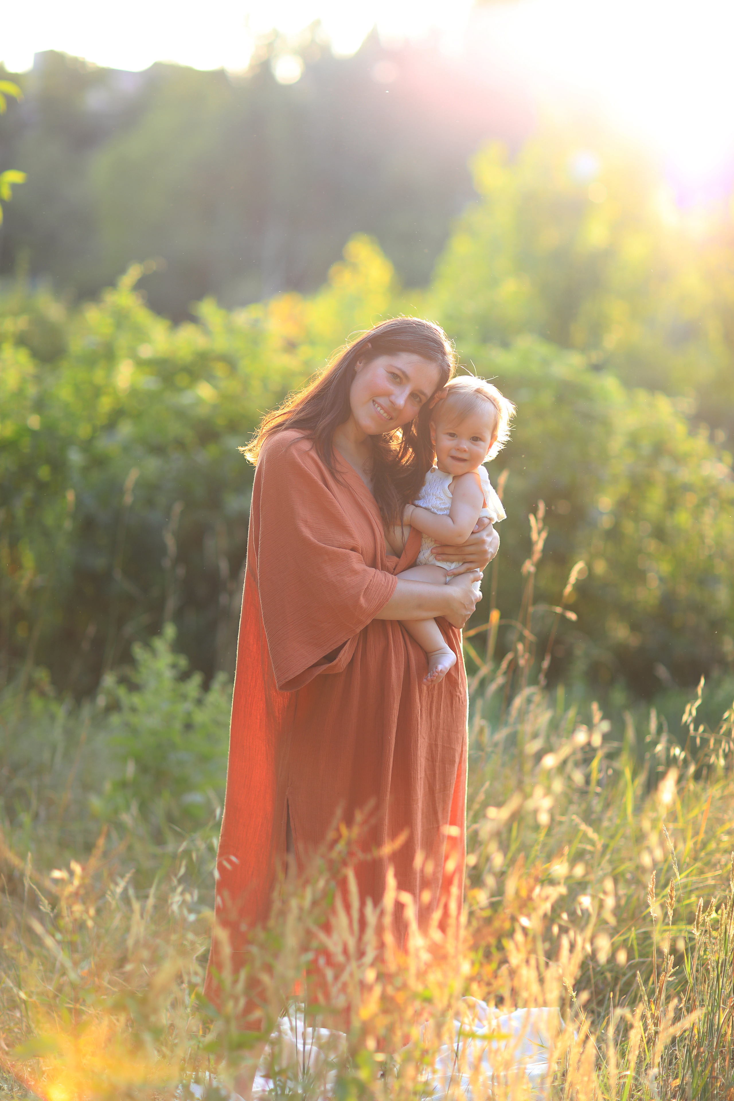 Sesiones mamá y bebé. Fotografía de Eventos, Embarazo y Familiar en Pirineos
