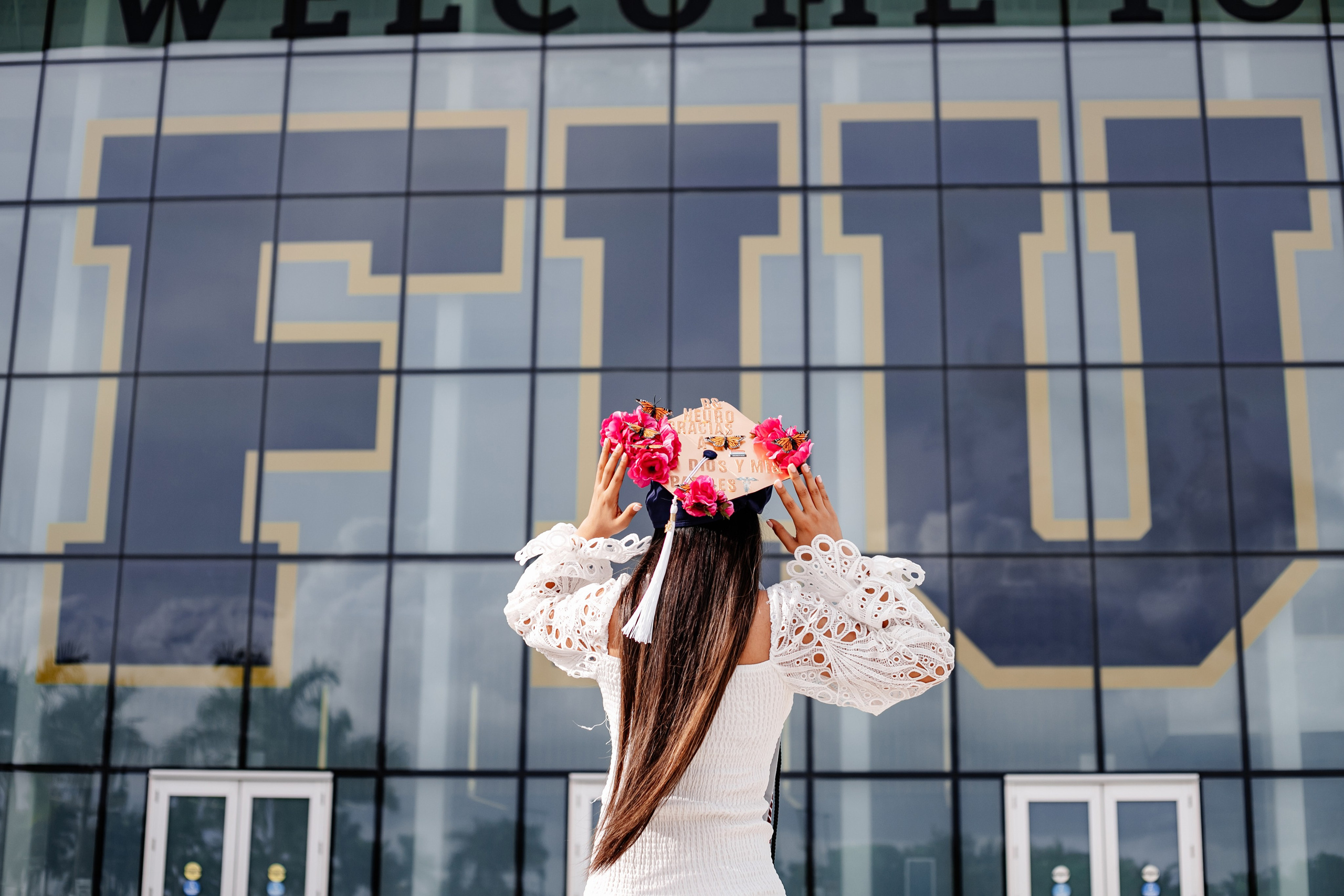 Graduation photographer in Miami. Portrait and graduation photographer Marina Simanava