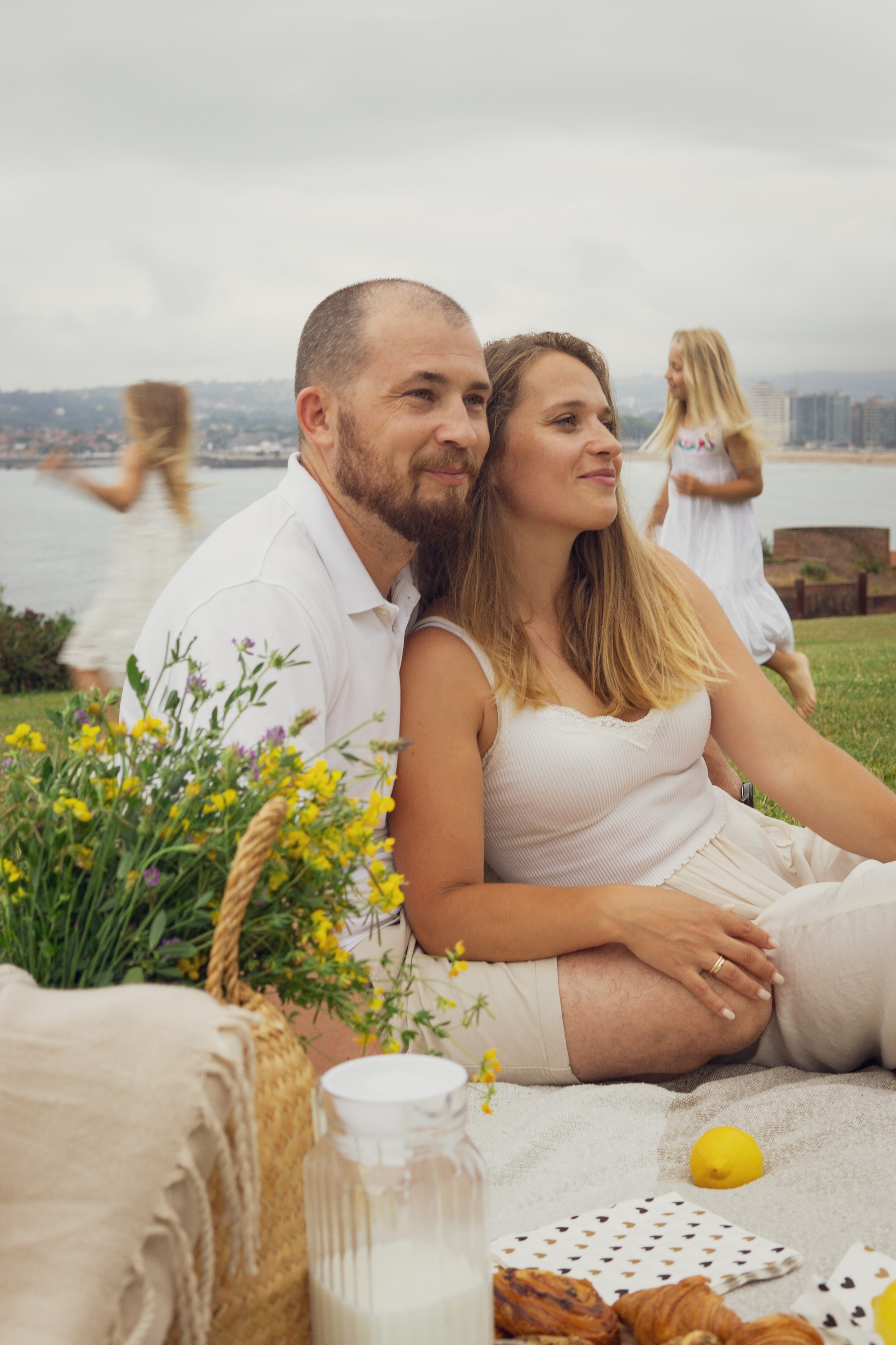 Family Picnic Photoshoot in Gijón, Cerro de Sta Catalina