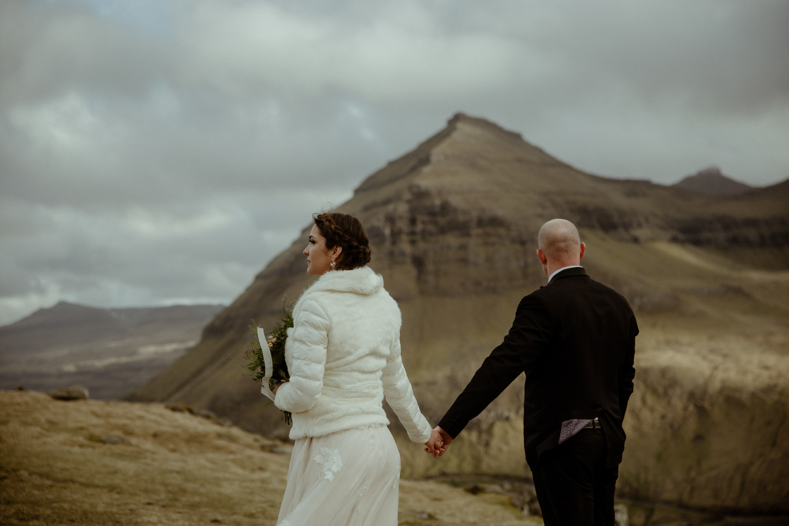 Faroe Islands elopement | Adventure wedding in Faroe Islands. Iceland elopement photographer & videographer