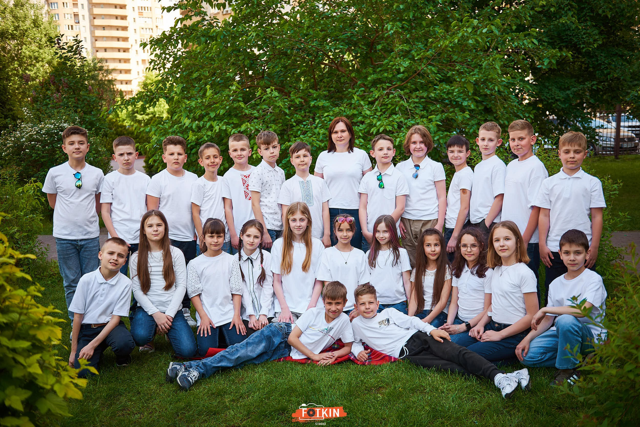 Випускні альбоми для 1- 4 класу у Дніпрі та області. Випускні альбоми фотокниги Київ та Дніпро