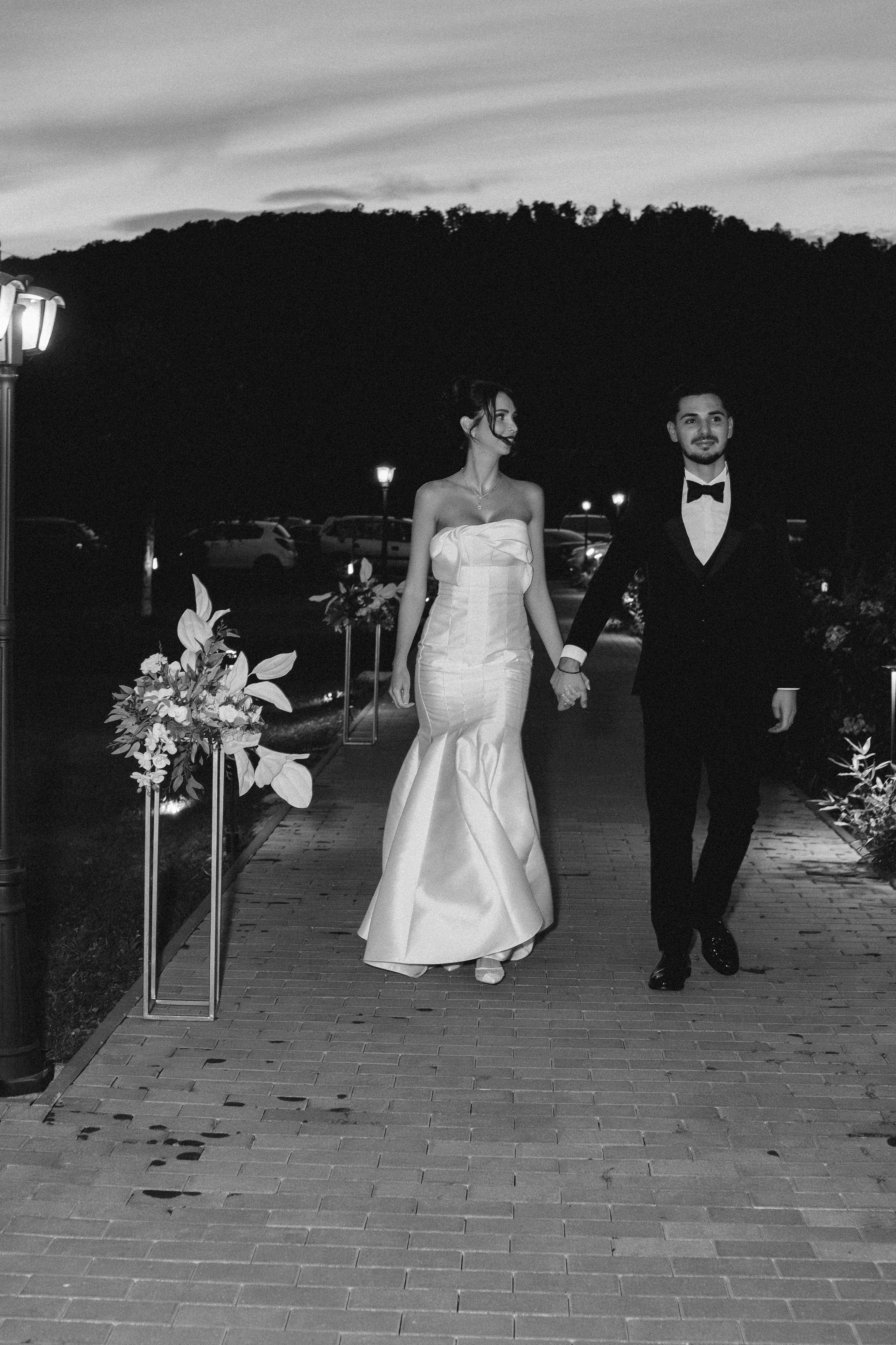 Povestea de nuntă a lui Anca și Dragoș în Bacău | Fotografie de Eveniment. Raw Studio. Fotograful tau de nunta!