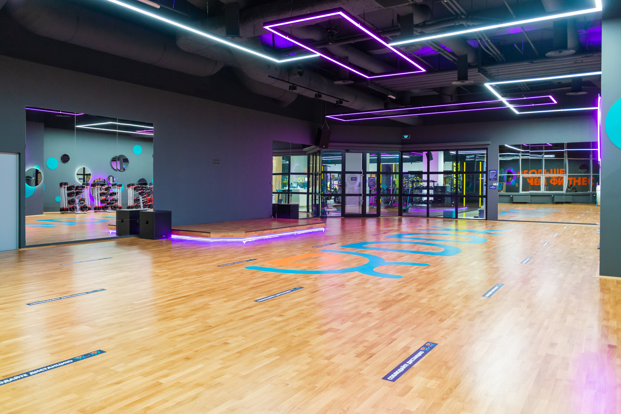 Фитнес-клуб DDX Fitness в ТЦ Июнь Мытищи. ФОТОГРАФ МЕКСИКА КИНТАНА-РОО