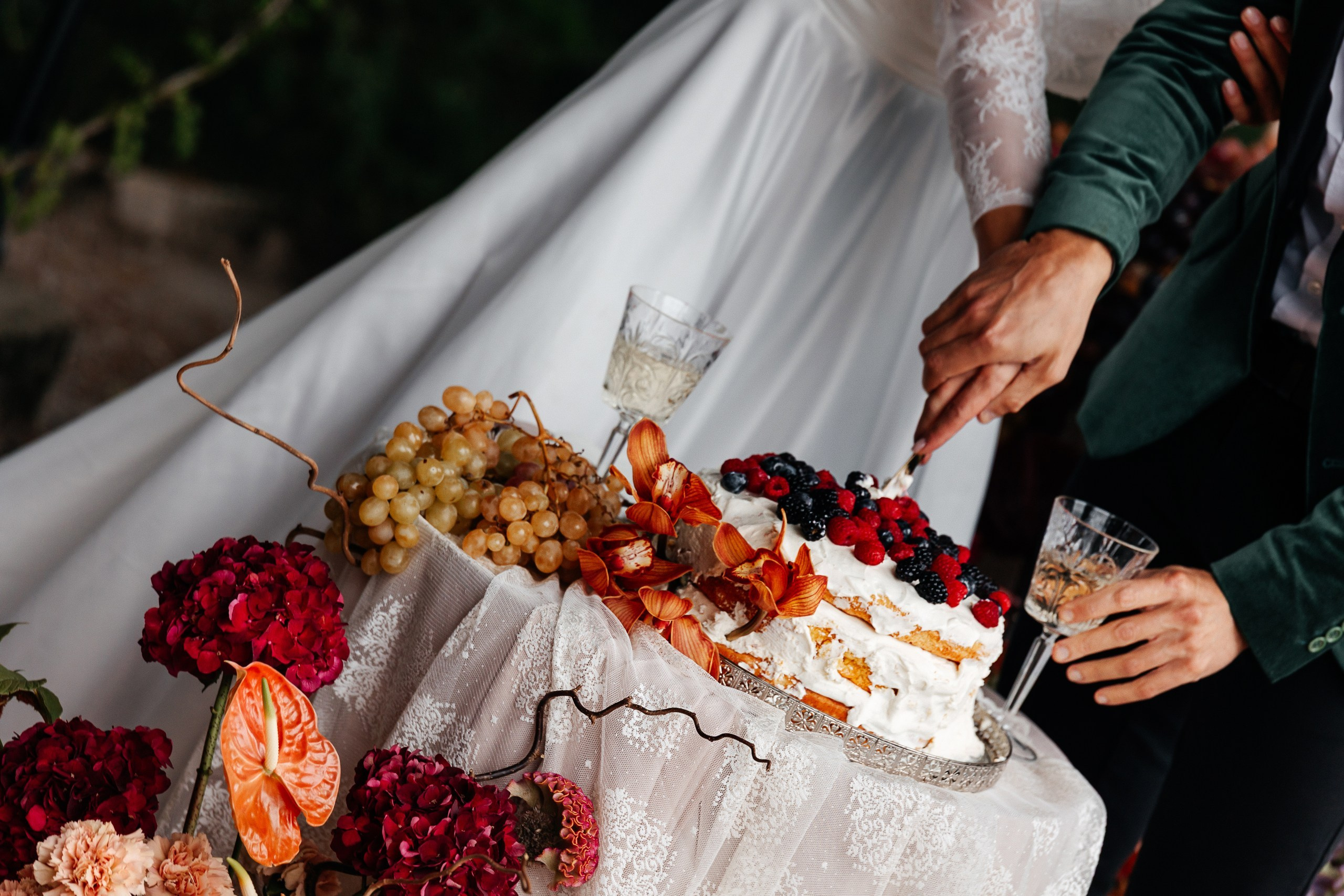 Wedding guide ITA. Wedding and elopement photographer Italy Tuscany Como Milan Pavia Marija Galaka