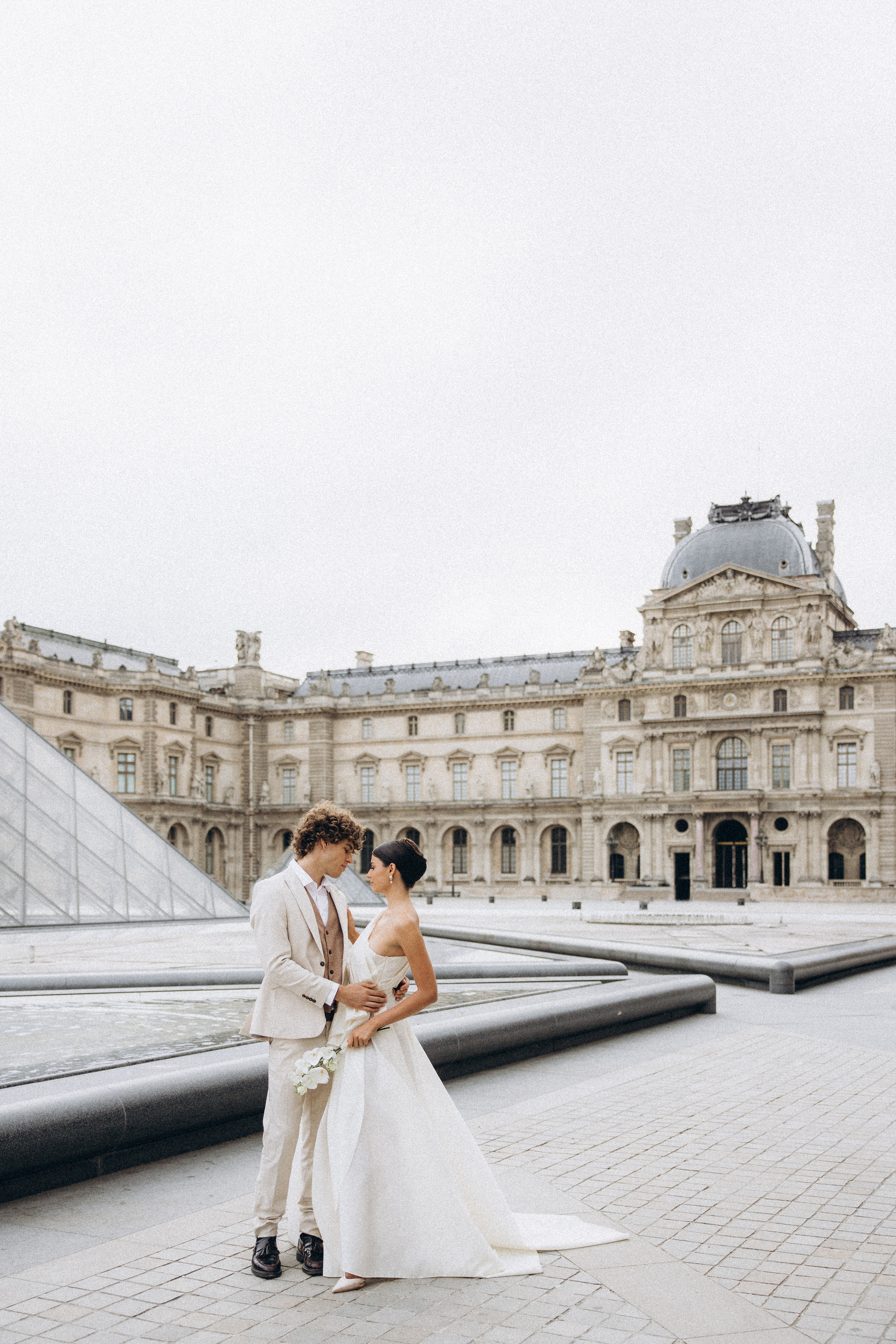 Wedding in Paris. Eugénie Smirnova — your photographer in Toulouse and southwest France